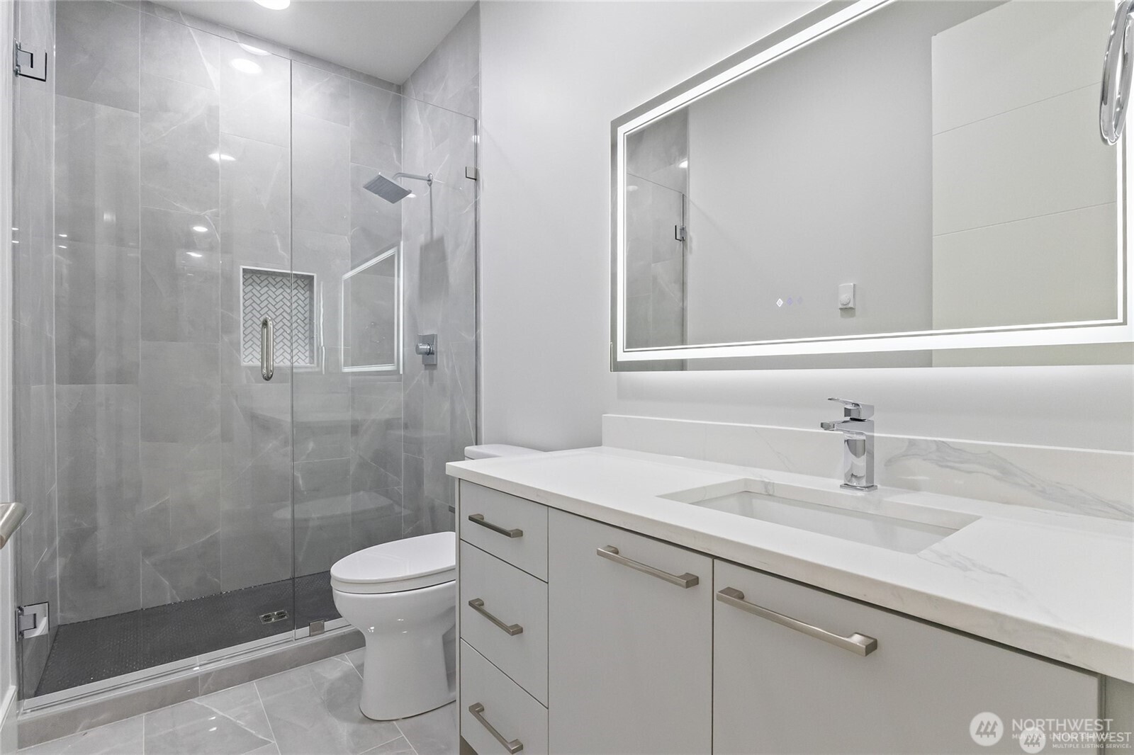4413 NE 26 Place , Renton, WA 98059