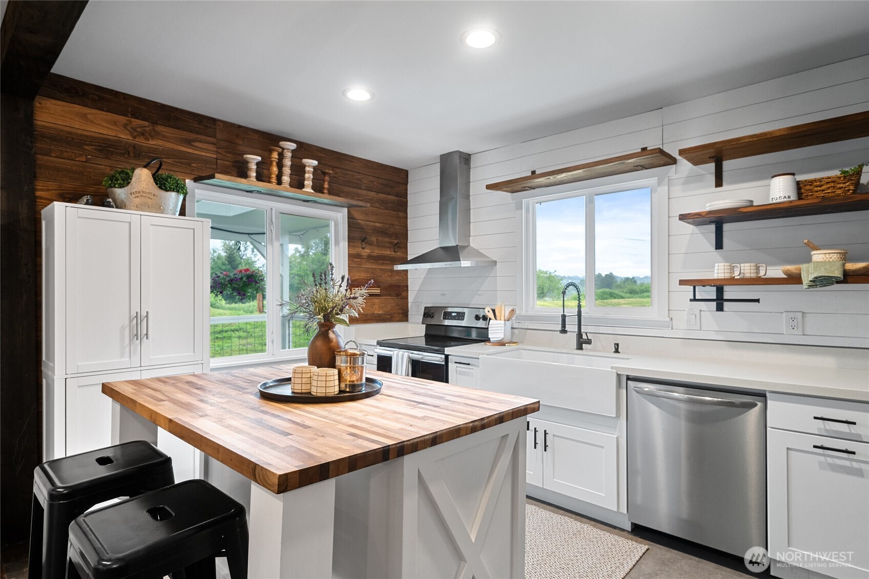 6001 Riverview Road , Snohomish, WA 98290