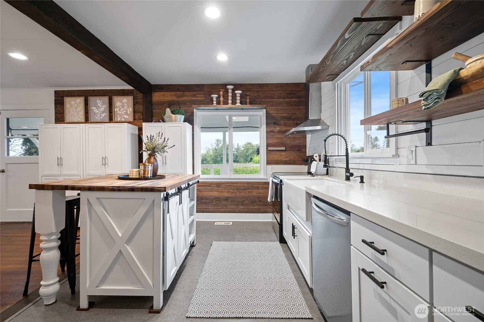 6001 Riverview Road , Snohomish, WA 98290