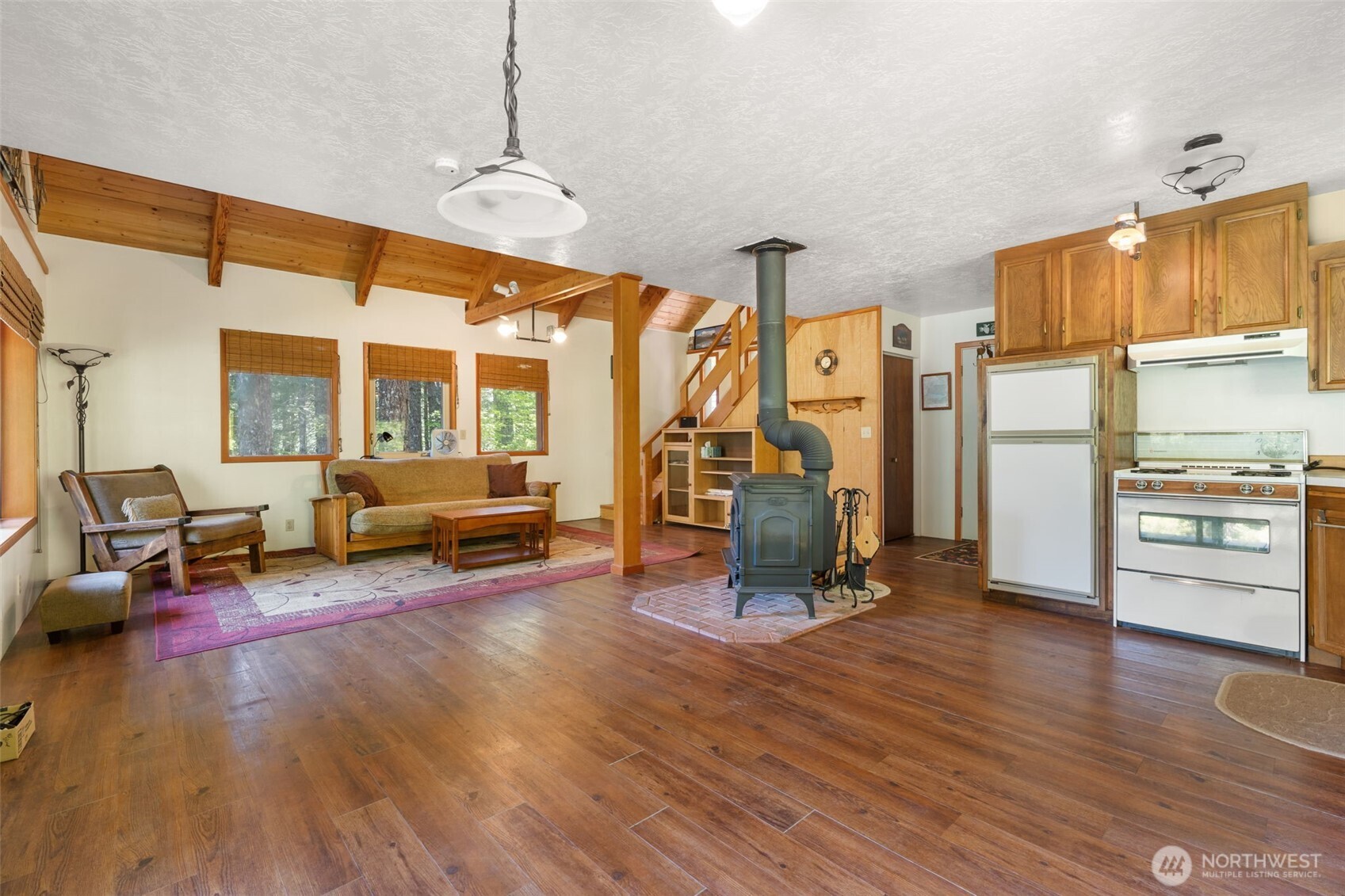 2500 4 Peaks Drive , Cougar, WA 98616