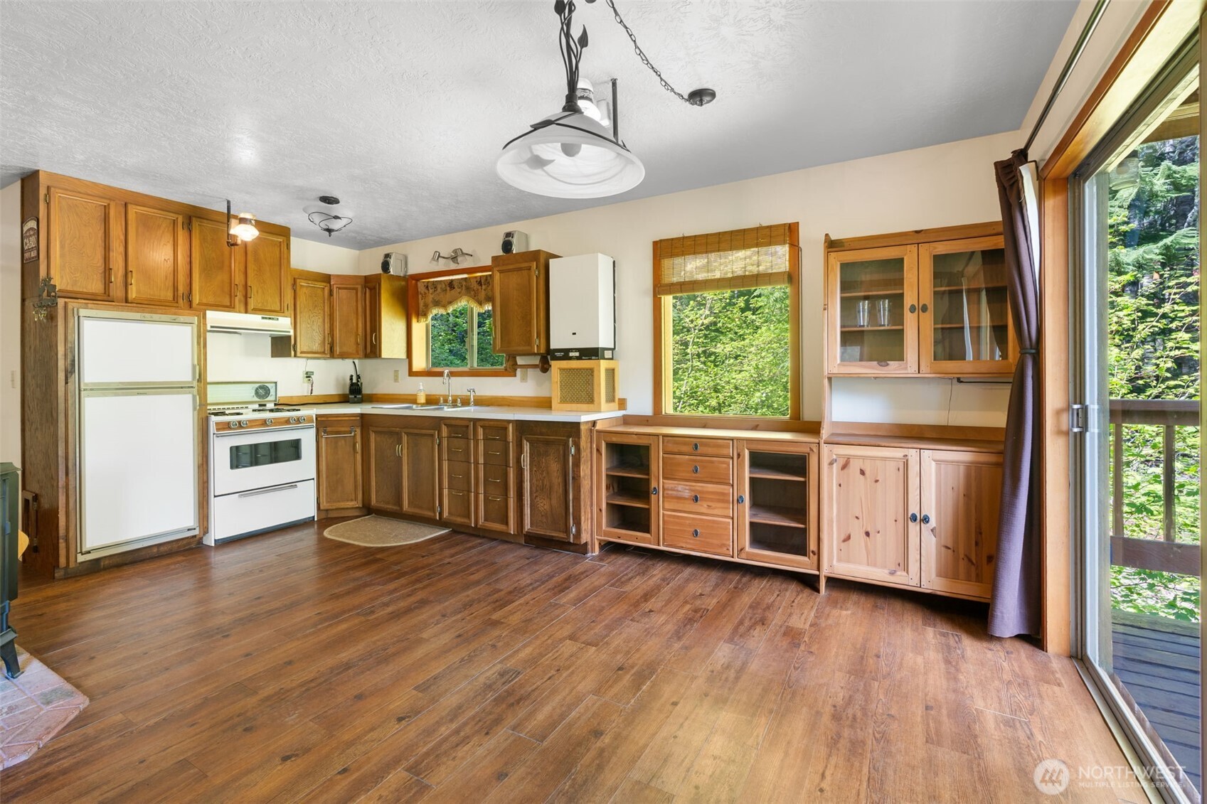 2500 4 Peaks Drive , Cougar, WA 98616