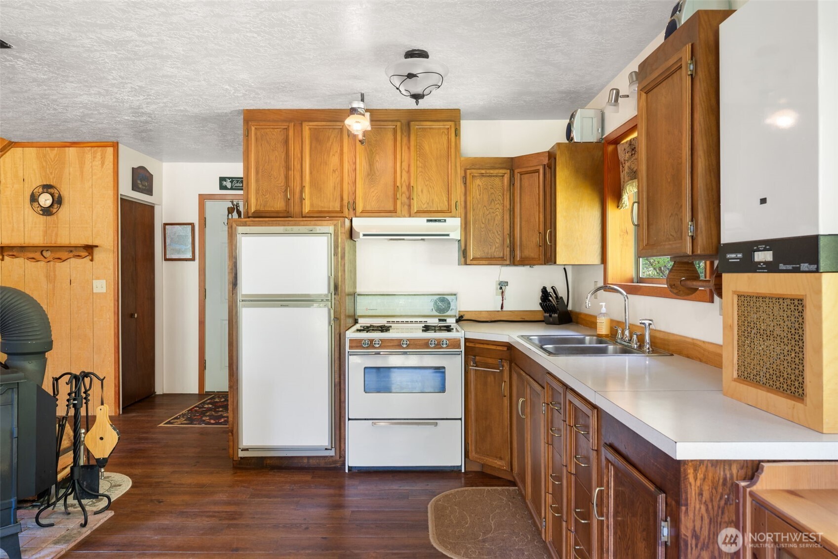 2500 4 Peaks Drive , Cougar, WA 98616