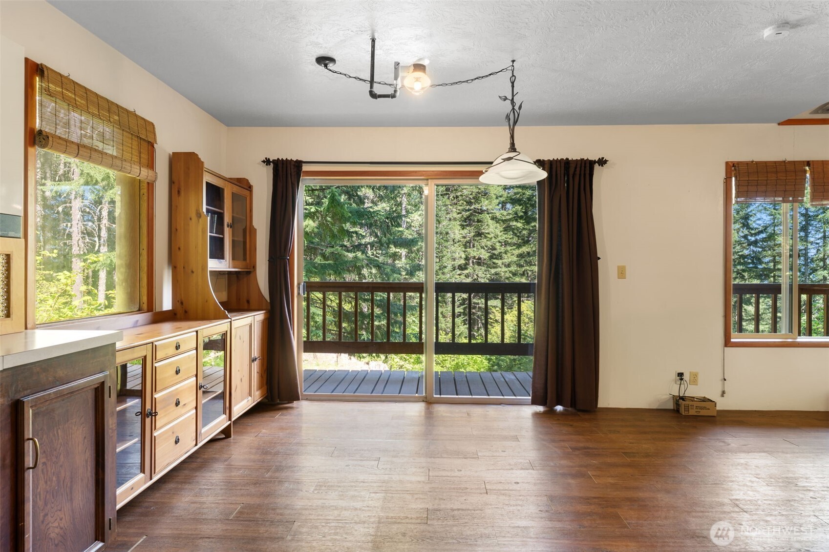 2500 4 Peaks Drive , Cougar, WA 98616