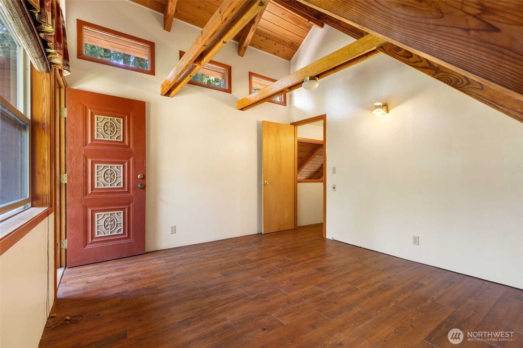 2500 4 Peaks Drive , Cougar, WA 98616