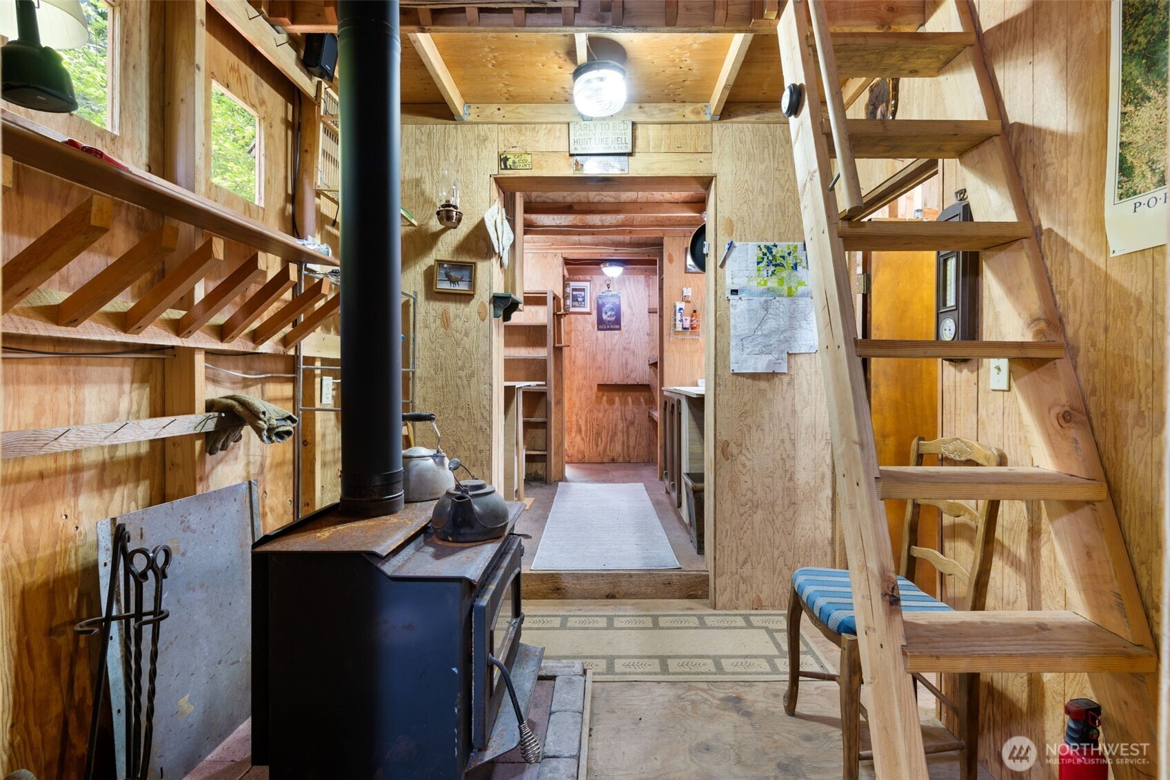 2500 4 Peaks Drive , Cougar, WA 98616