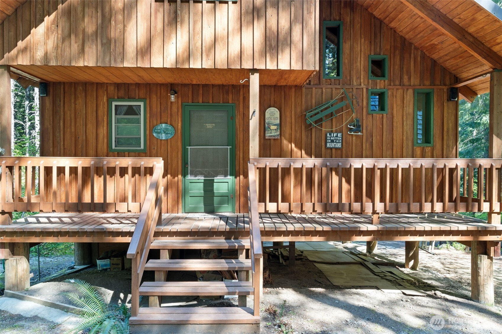 2500 4 Peaks Drive , Cougar, WA 98616