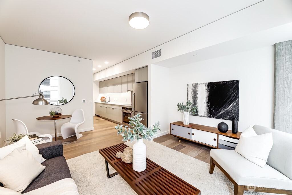 450 S Main Street #416, Seattle, WA 98104