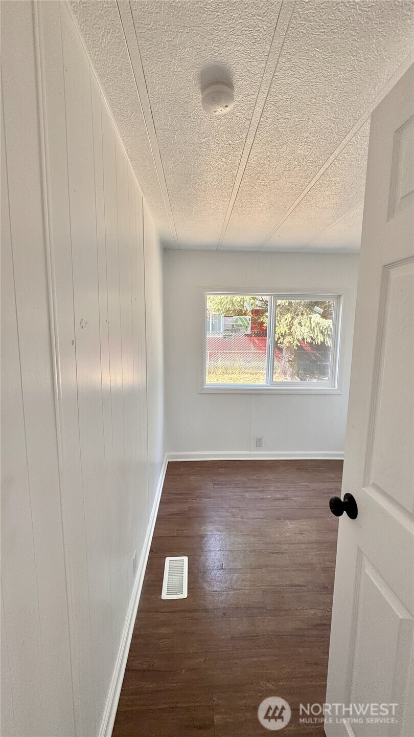 206 E Rain Street NE, Ocean Shores, WA 98569