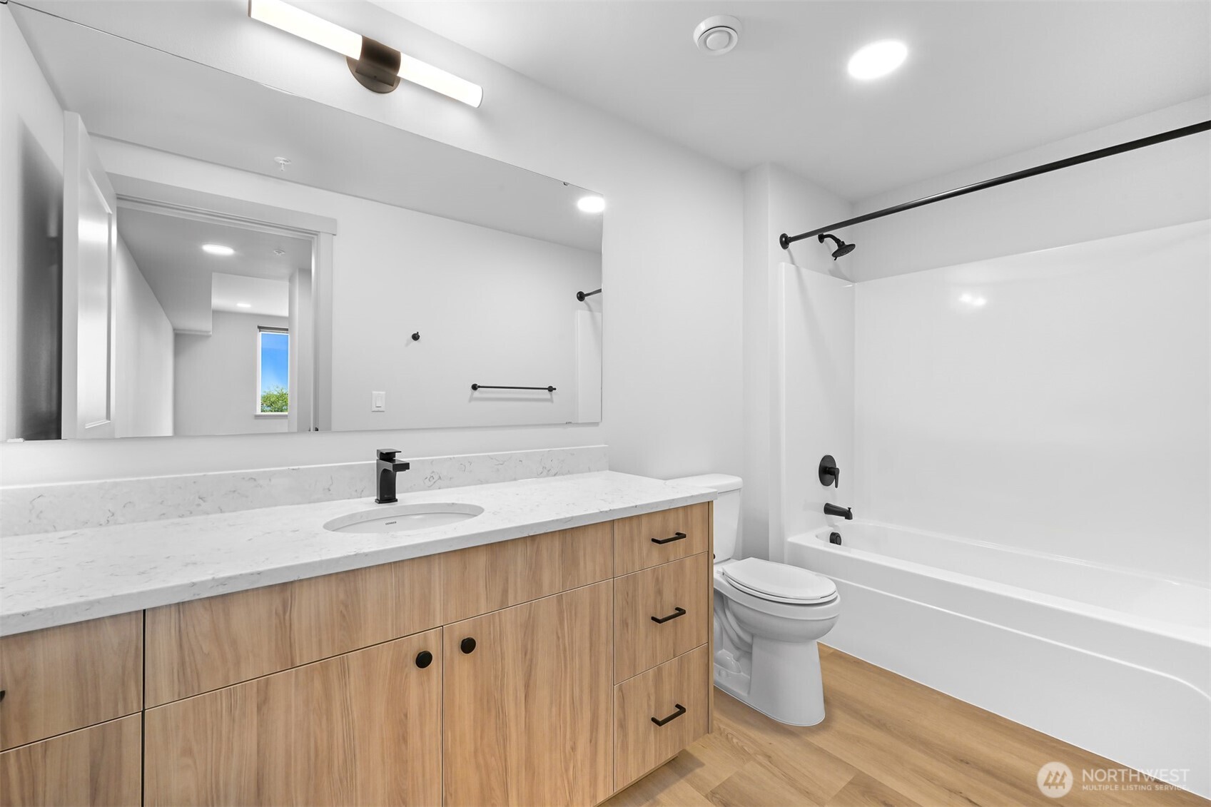 820 N State Street #412, Bellingham, WA 98225