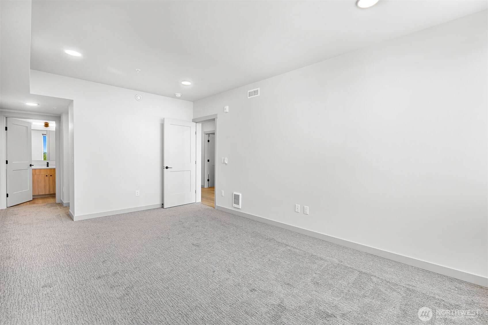 820 N State Street #412, Bellingham, WA 98225
