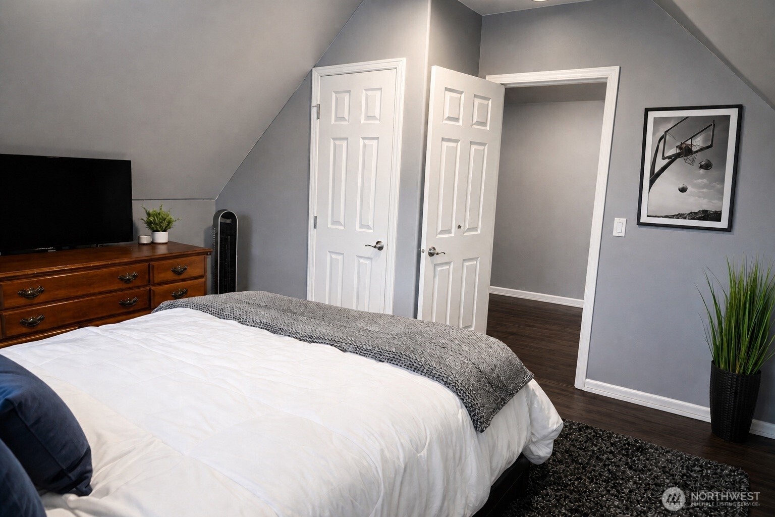 1750 Pointe Woodworth Drive NE, Tacoma, WA 98422