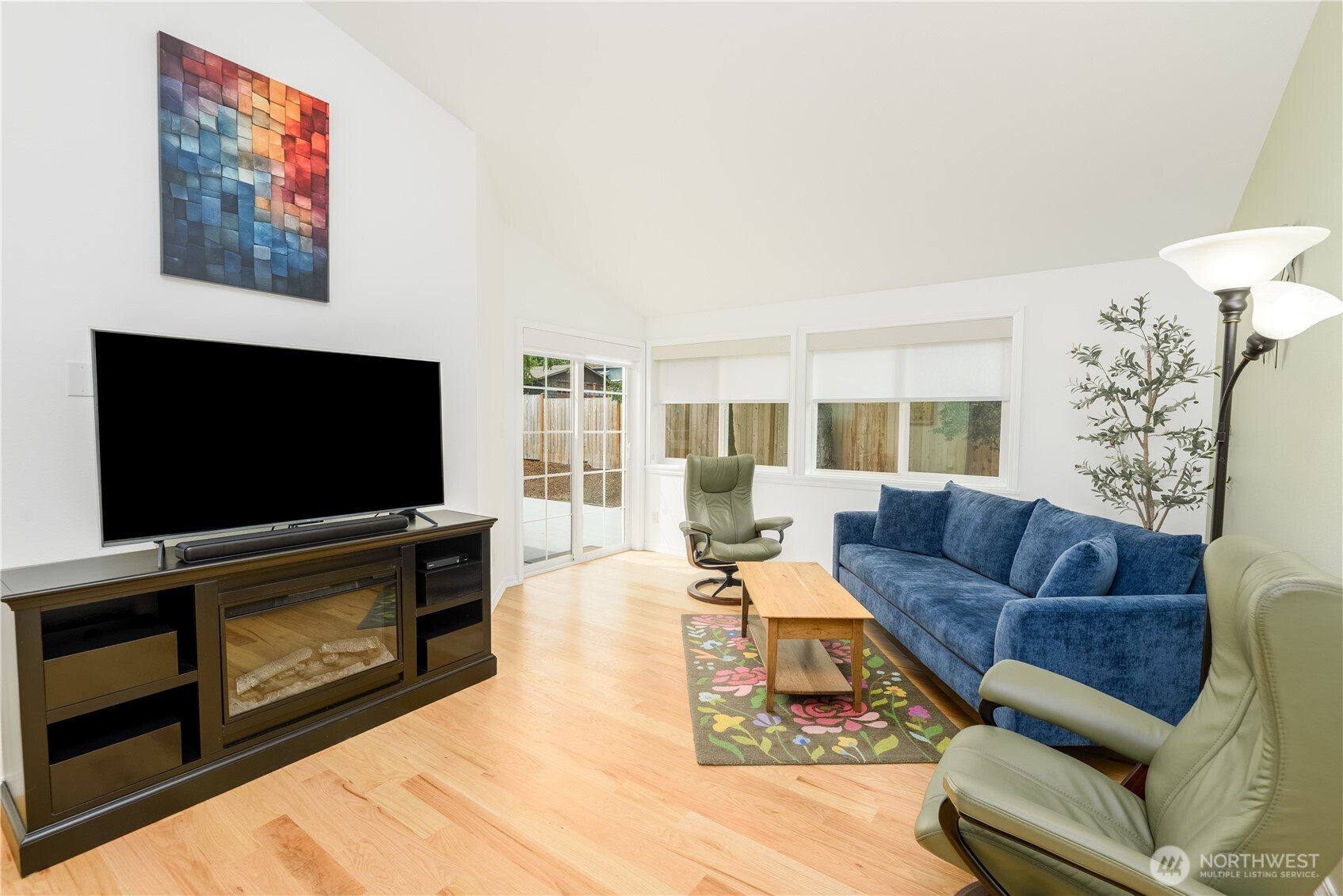 314 W Columbus Avenue , Port Angeles, WA 98362