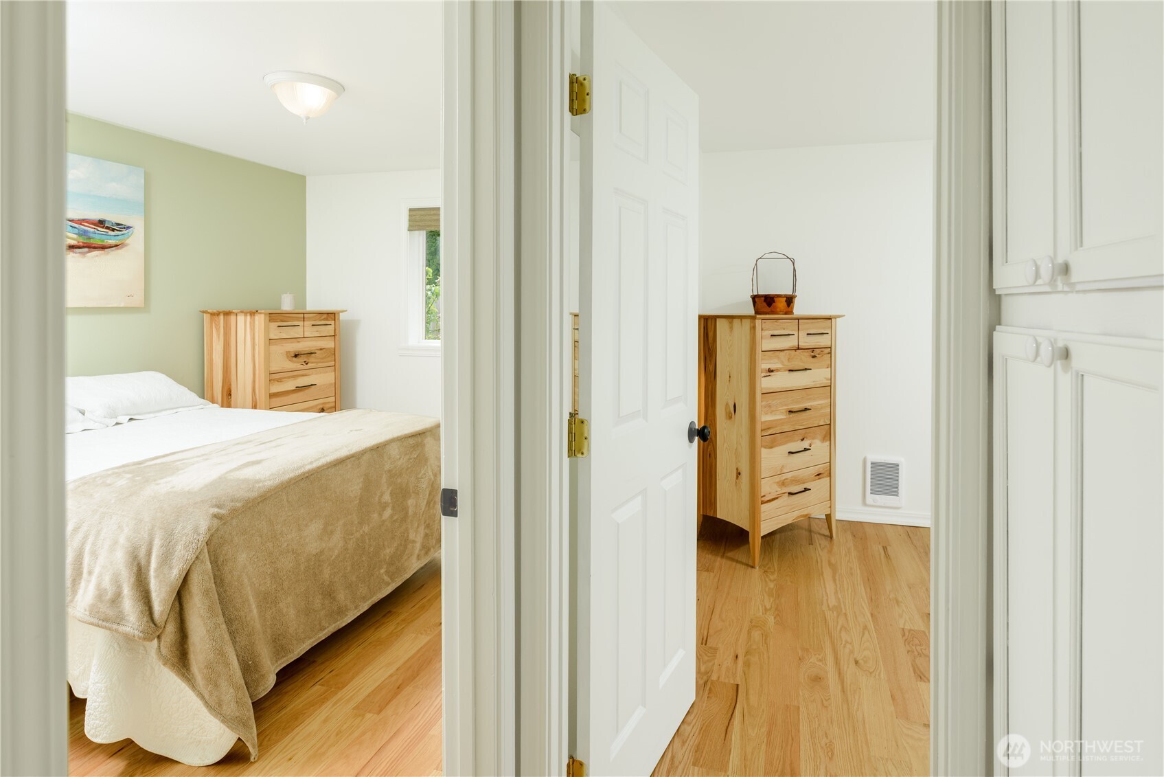 314 W Columbus Avenue , Port Angeles, WA 98362