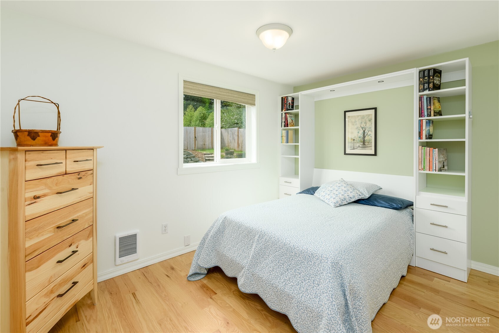 314 W Columbus Avenue , Port Angeles, WA 98362