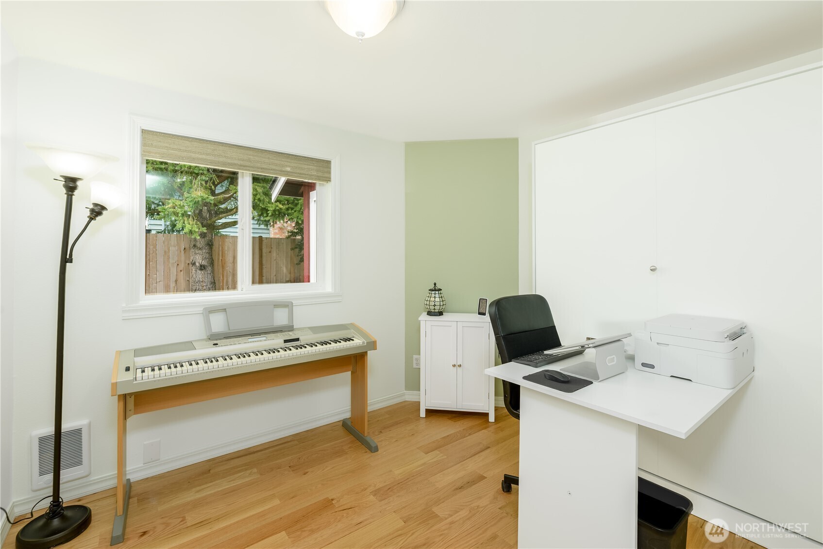 314 W Columbus Avenue , Port Angeles, WA 98362