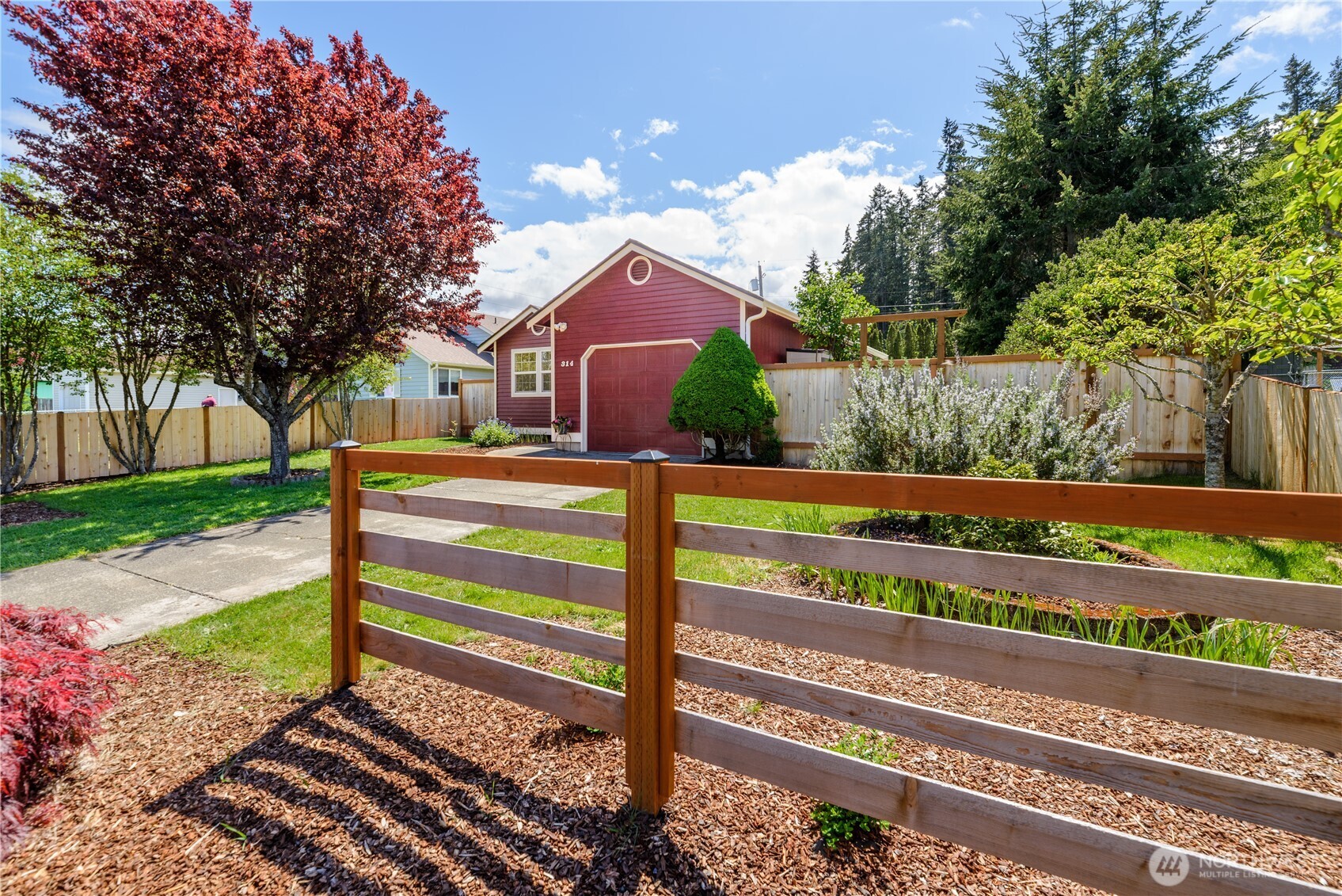 314 W Columbus Avenue , Port Angeles, WA 98362