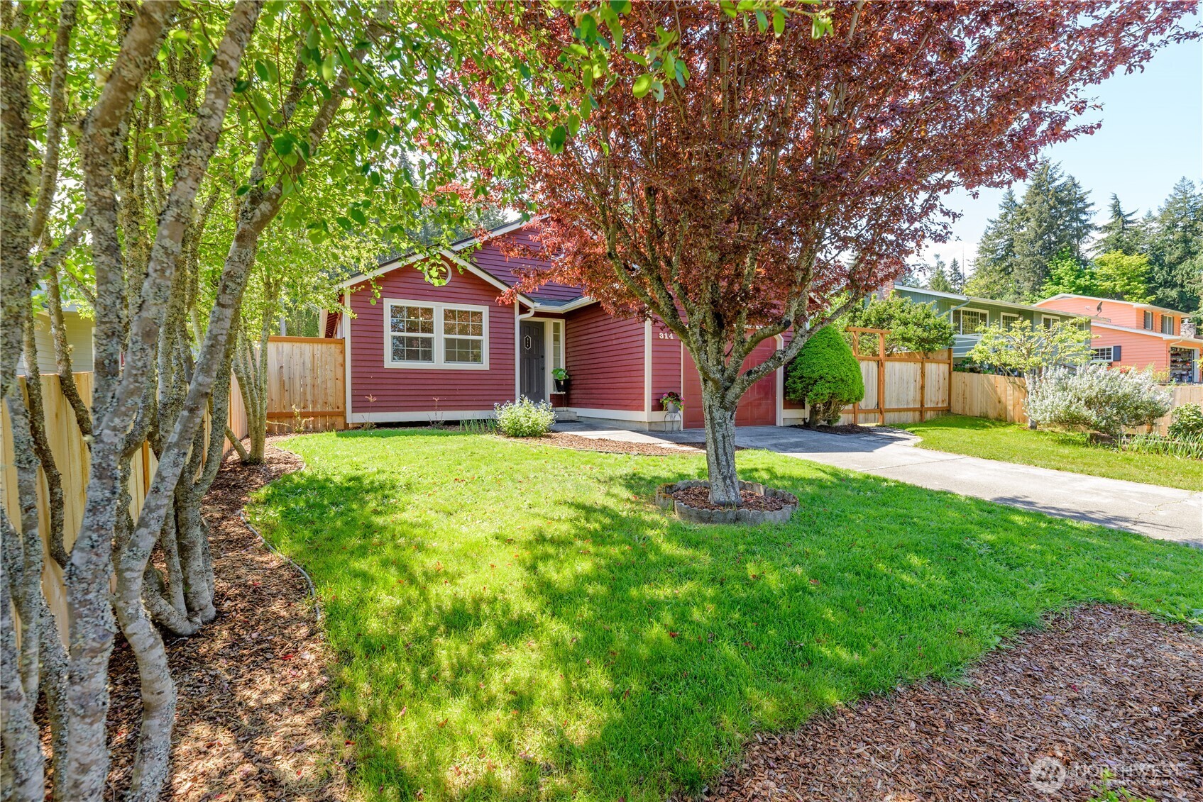 314 W Columbus Avenue , Port Angeles, WA 98362