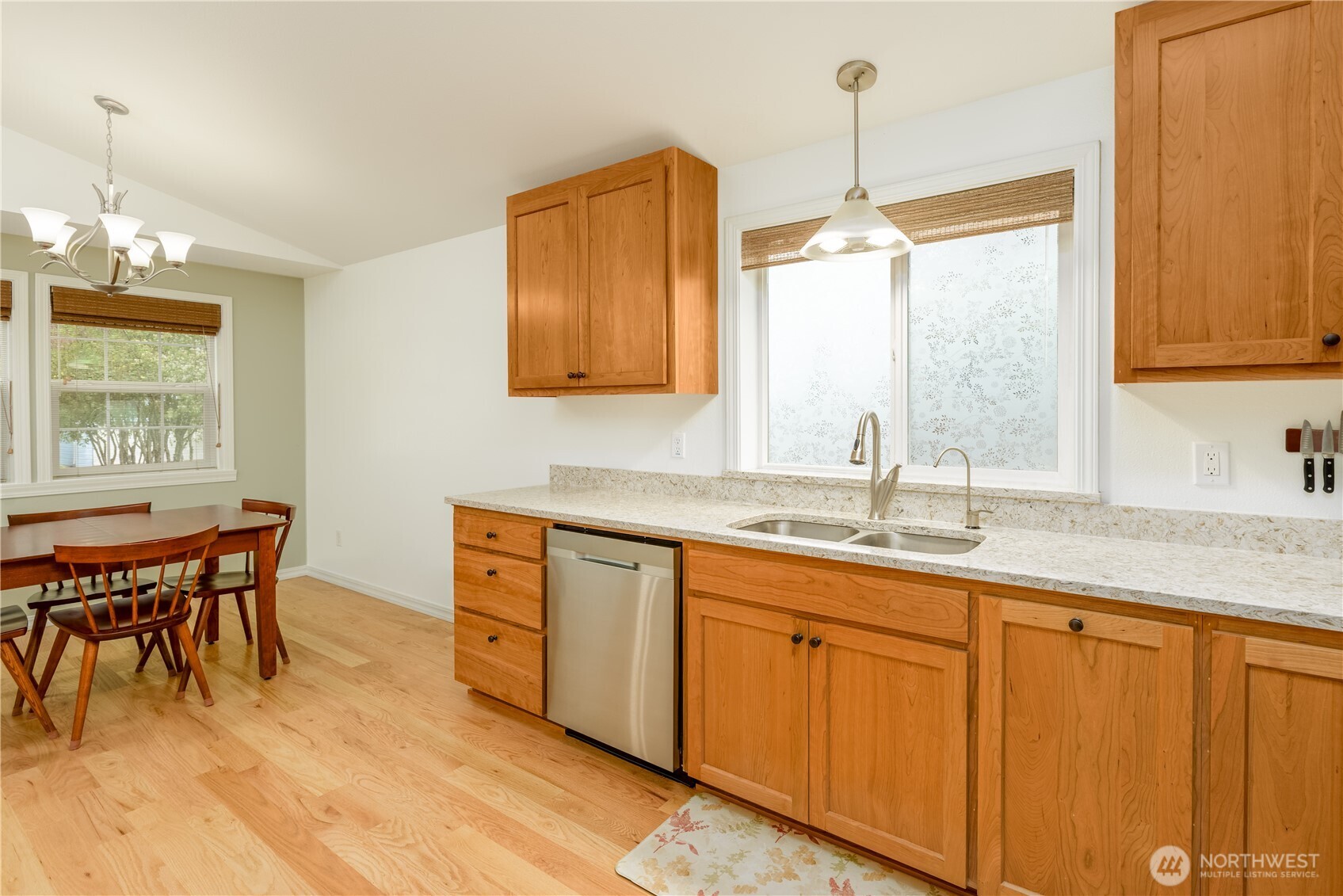 314 W Columbus Avenue , Port Angeles, WA 98362