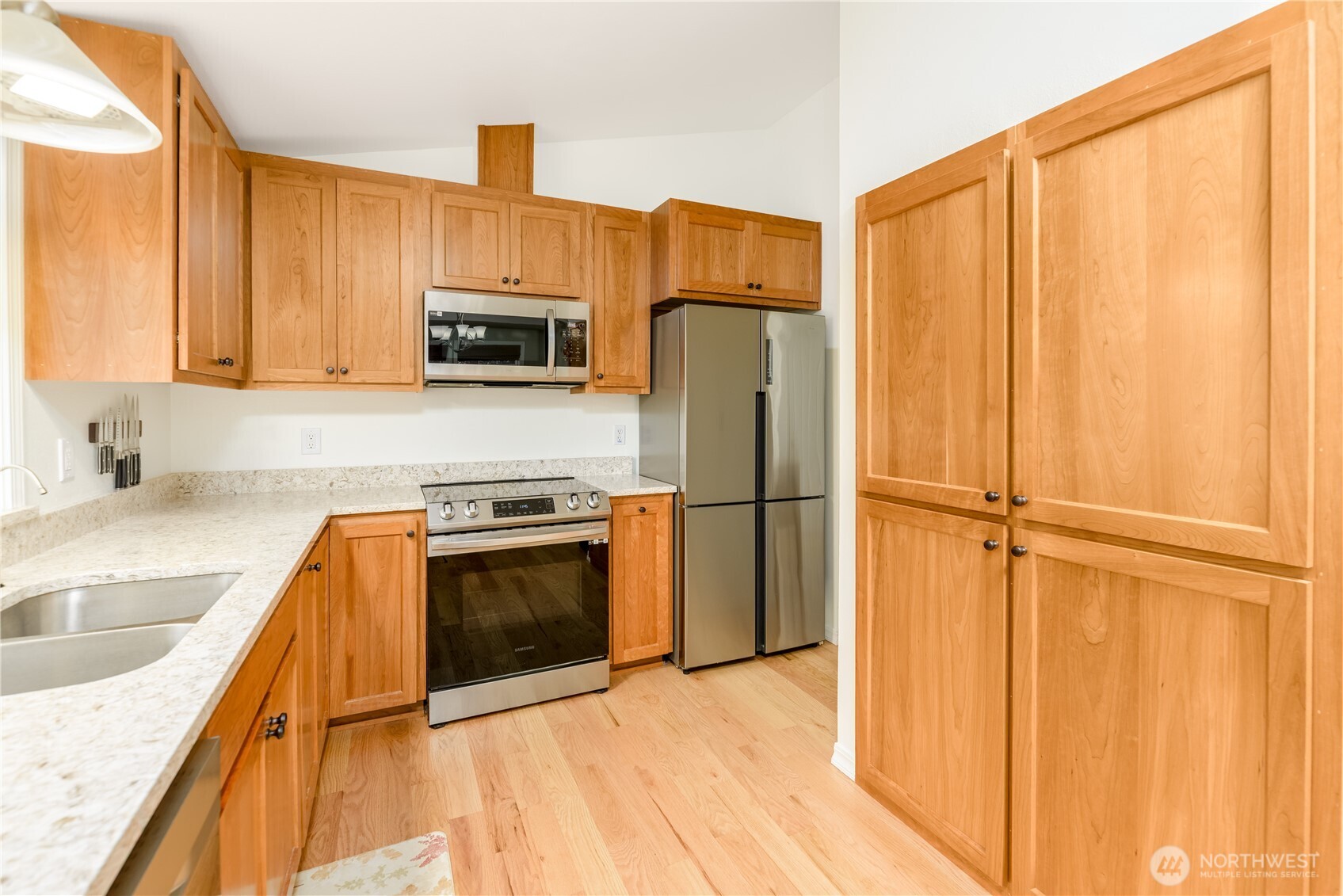 314 W Columbus Avenue , Port Angeles, WA 98362