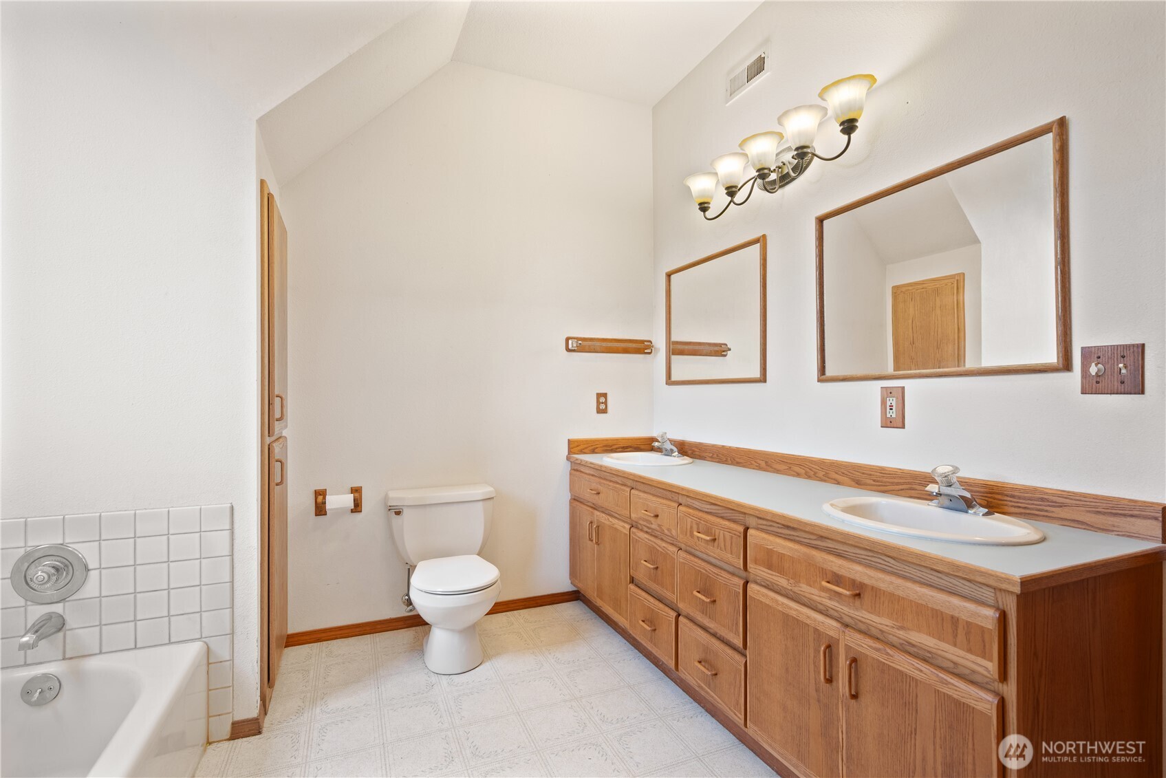 165 Tanglewood Drive , Longview, WA 98632