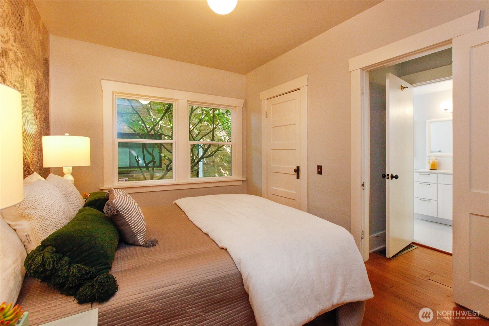6525 23rd Avenue NE, Seattle, WA 98115