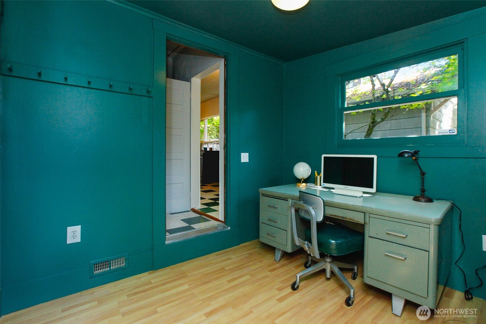 6525 23rd Avenue NE, Seattle, WA 98115