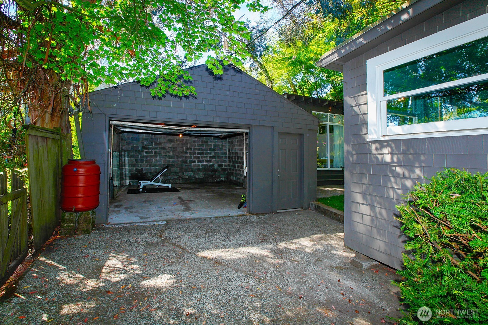 6525 23rd Avenue NE, Seattle, WA 98115