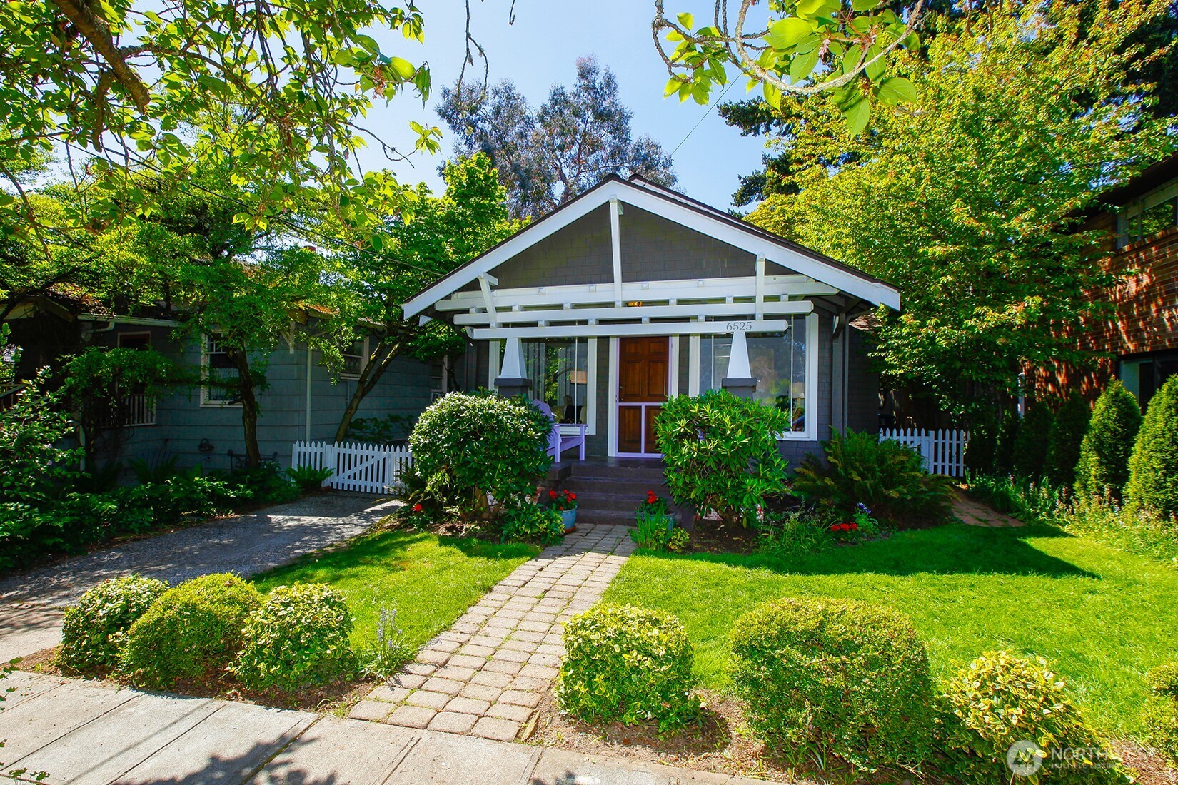 6525 23rd Avenue NE, Seattle, WA 98115