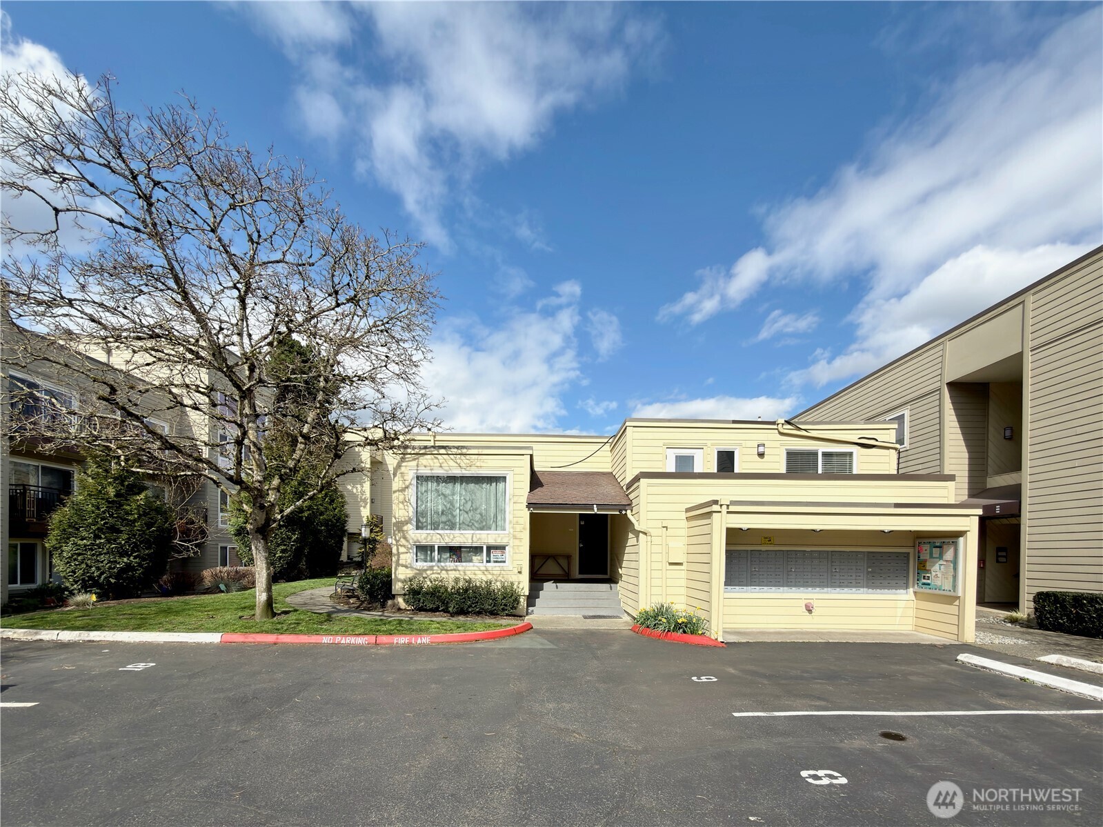 5834 NE 75th Street #B202, Seattle, WA 98115