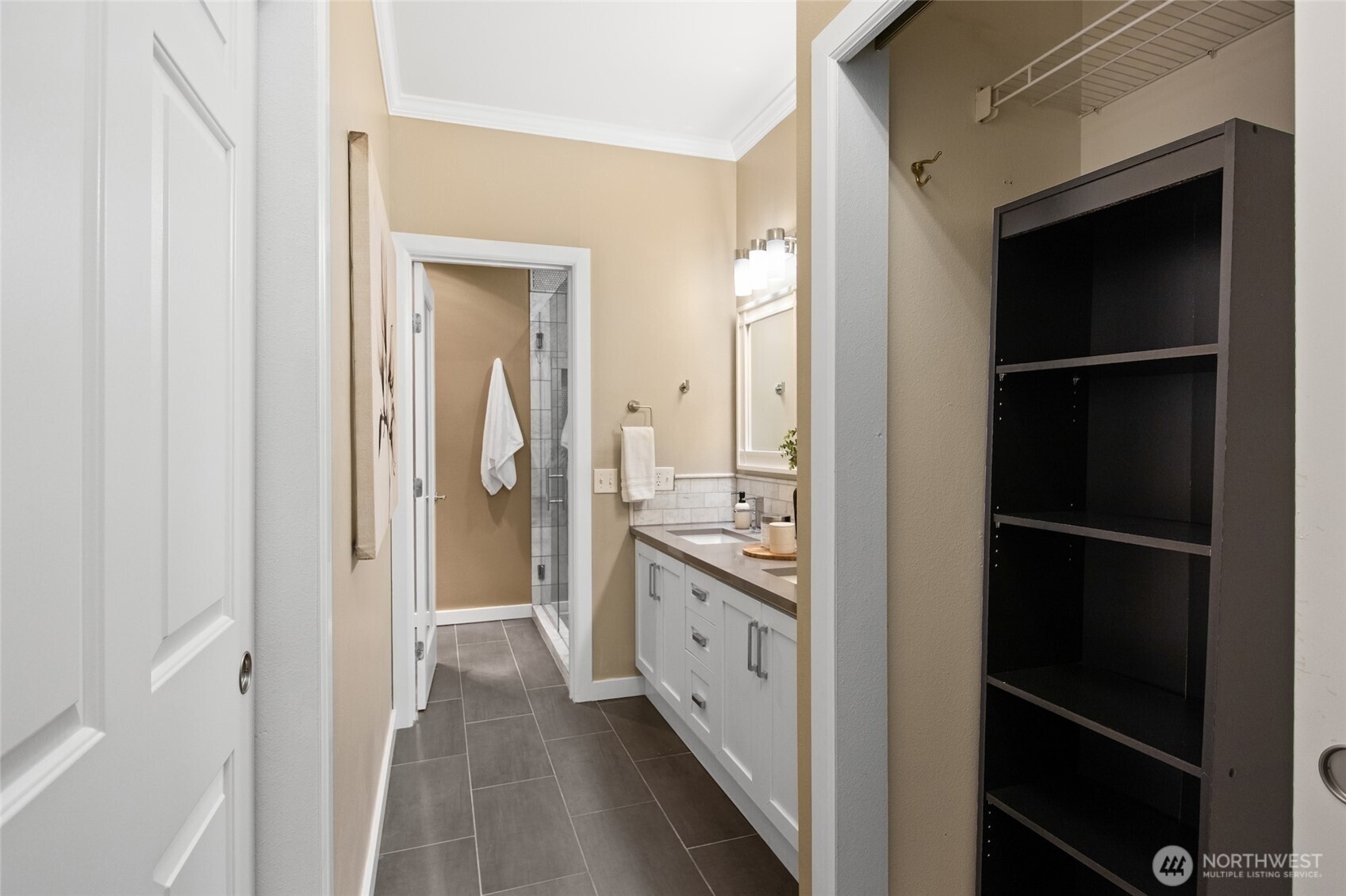18505 SE Newport Way #D118, Issaquah, WA 98027-9032