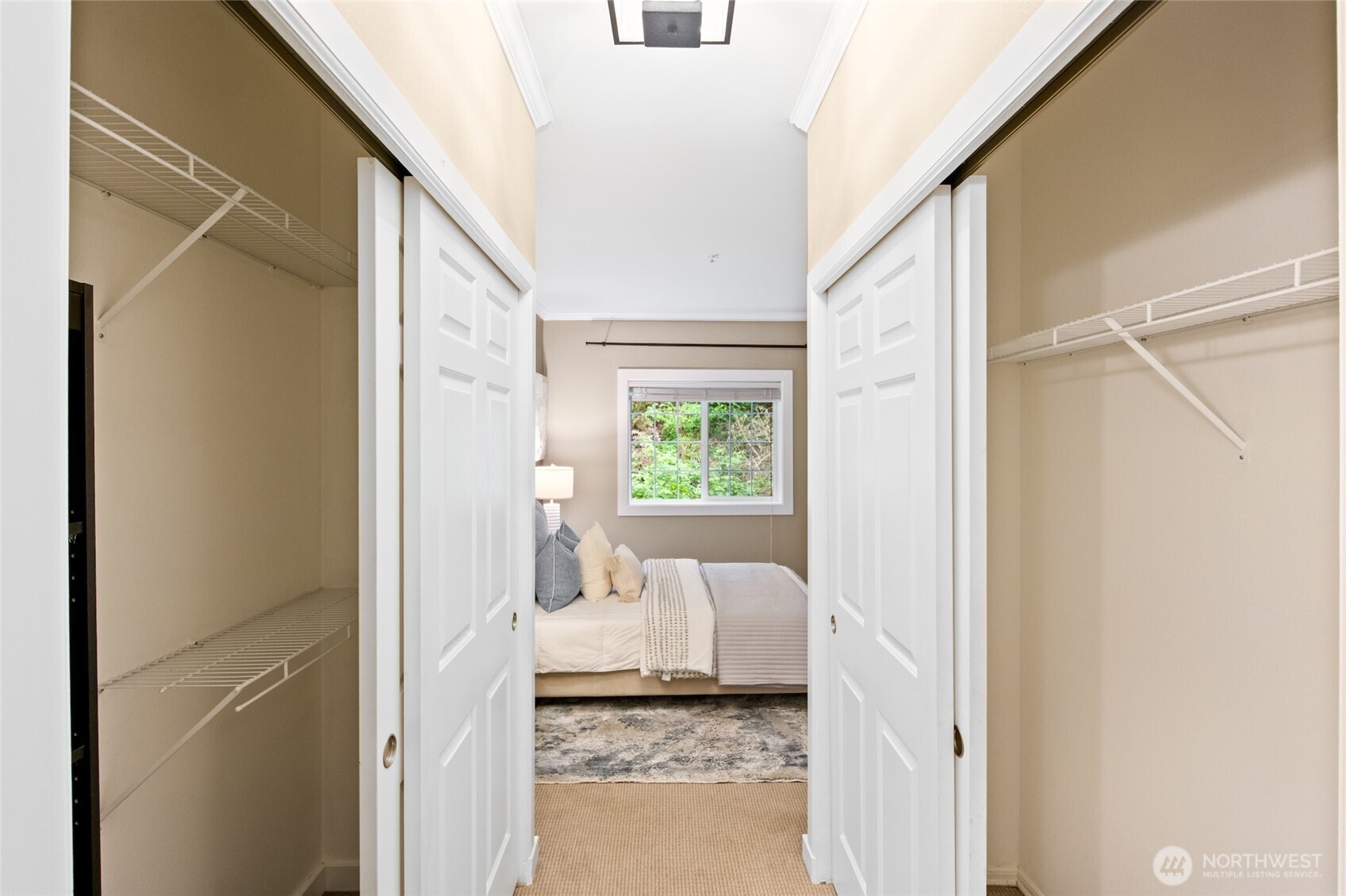18505 SE Newport Way #D118, Issaquah, WA 98027-9032