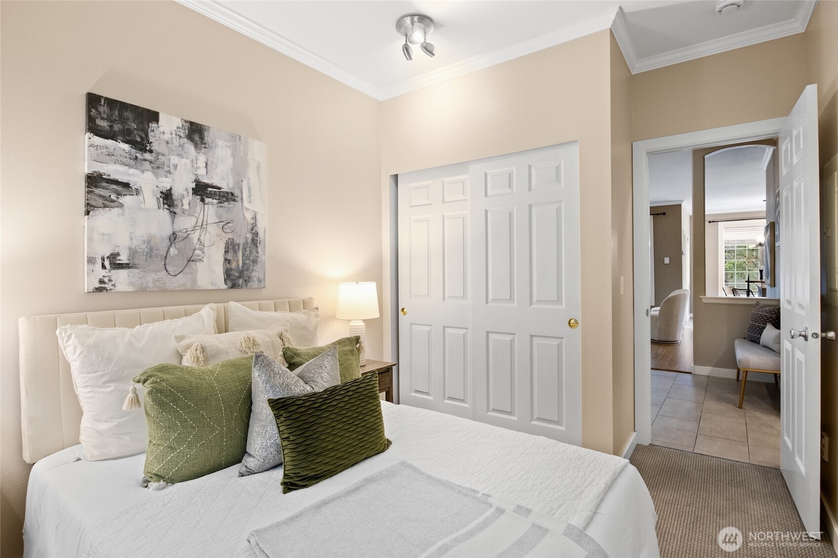 18505 SE Newport Way #D118, Issaquah, WA 98027-9032