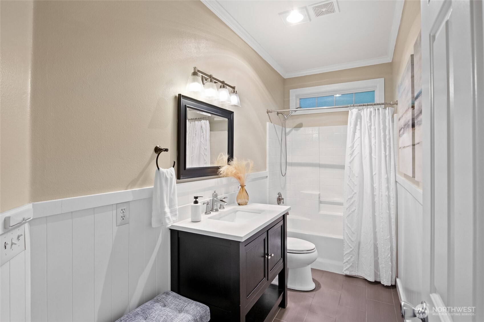18505 SE Newport Way #D118, Issaquah, WA 98027-9032