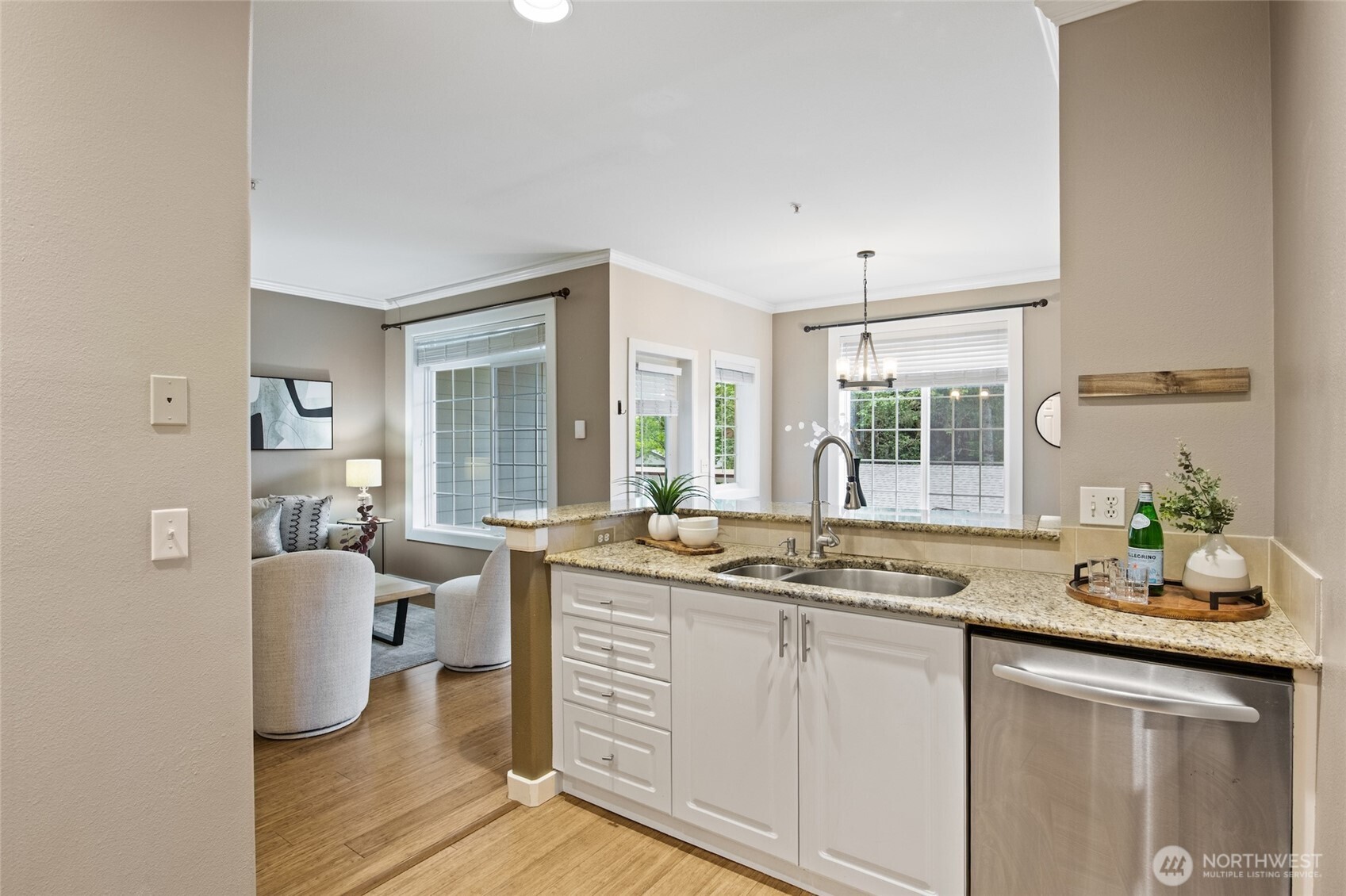 18505 SE Newport Way #D118, Issaquah, WA 98027-9032