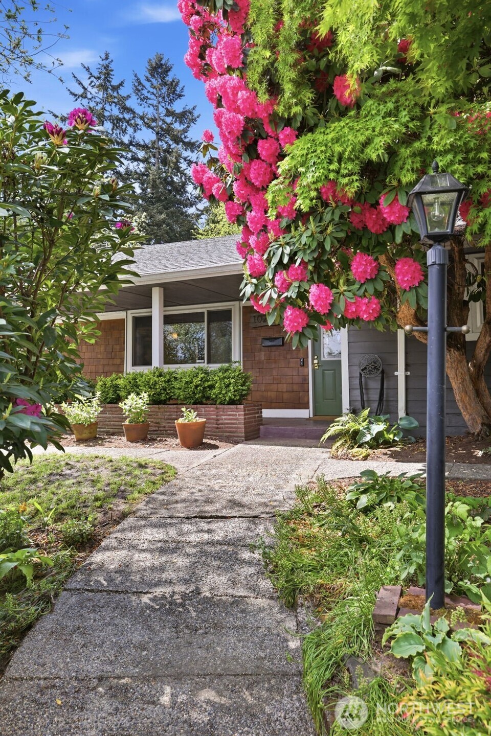 10209 31st Avenue SW, Seattle, WA 98146-1228