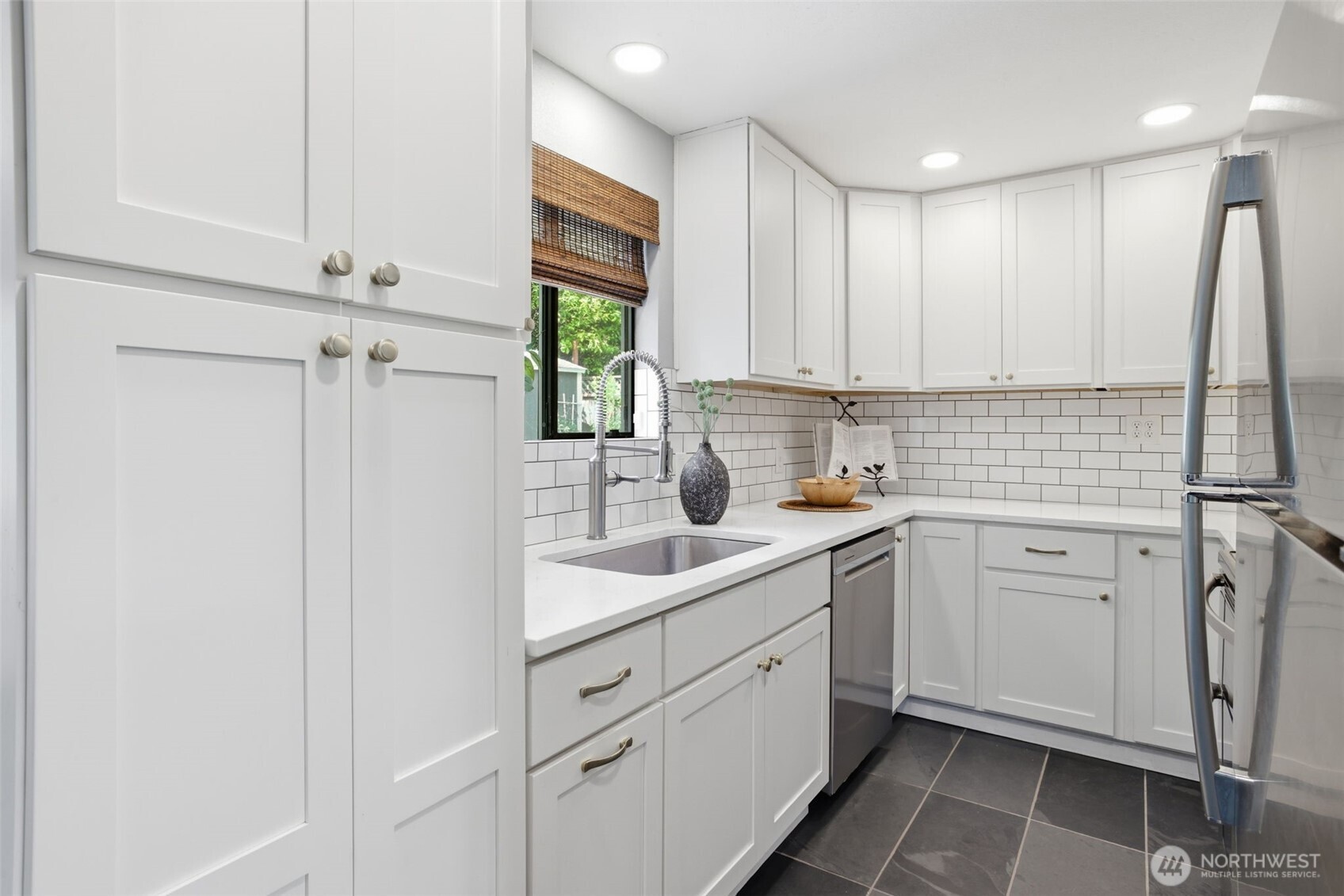 10209 31st Avenue SW, Seattle, WA 98146-1228