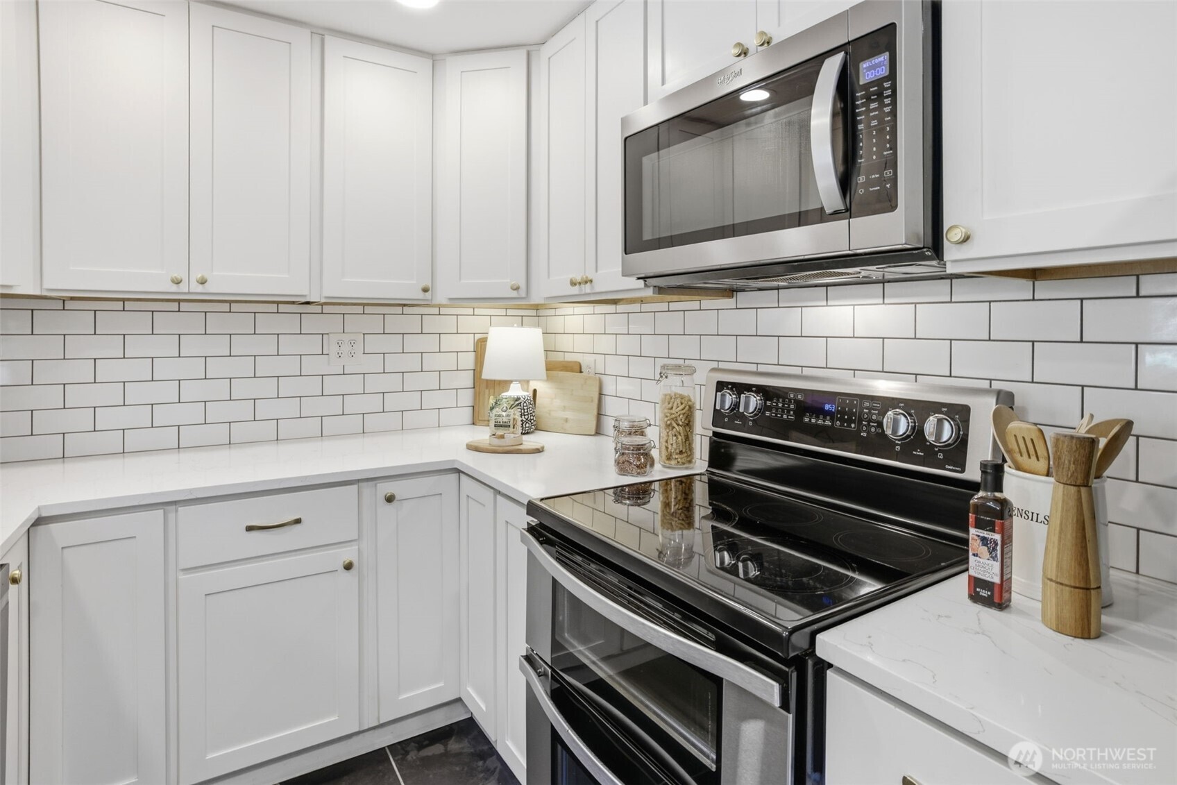 10209 31st Avenue SW, Seattle, WA 98146-1228