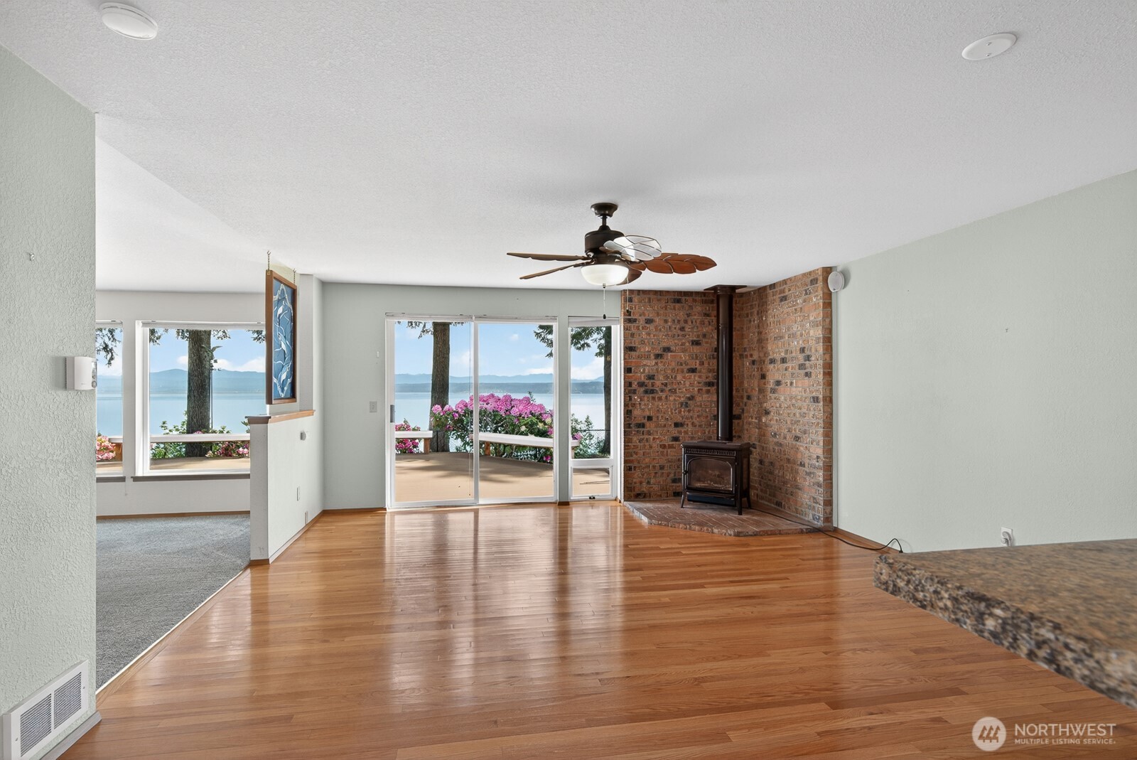 1985 Cascade View Drive , Camano Island, WA 98282