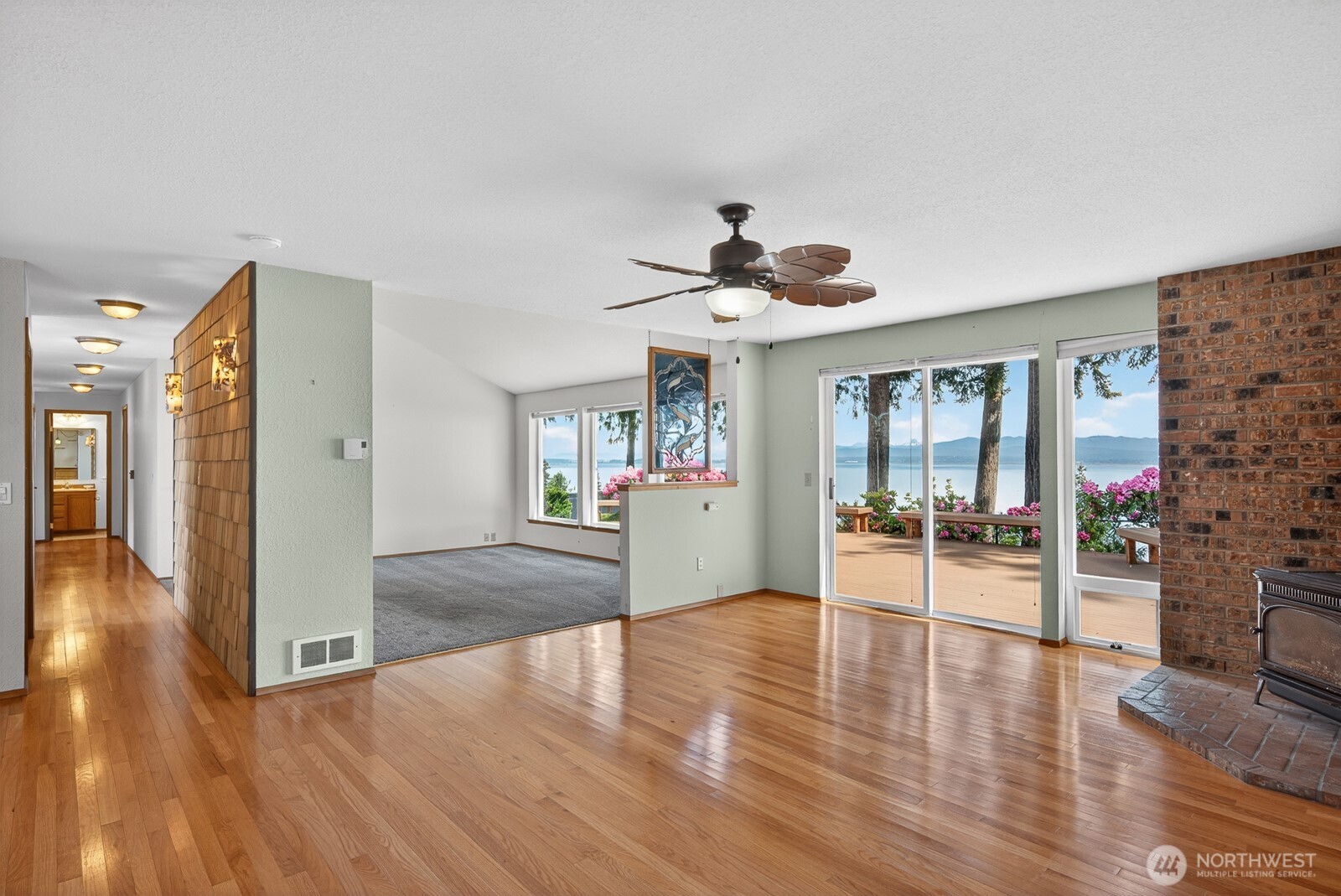 1985 Cascade View Drive , Camano Island, WA 98282