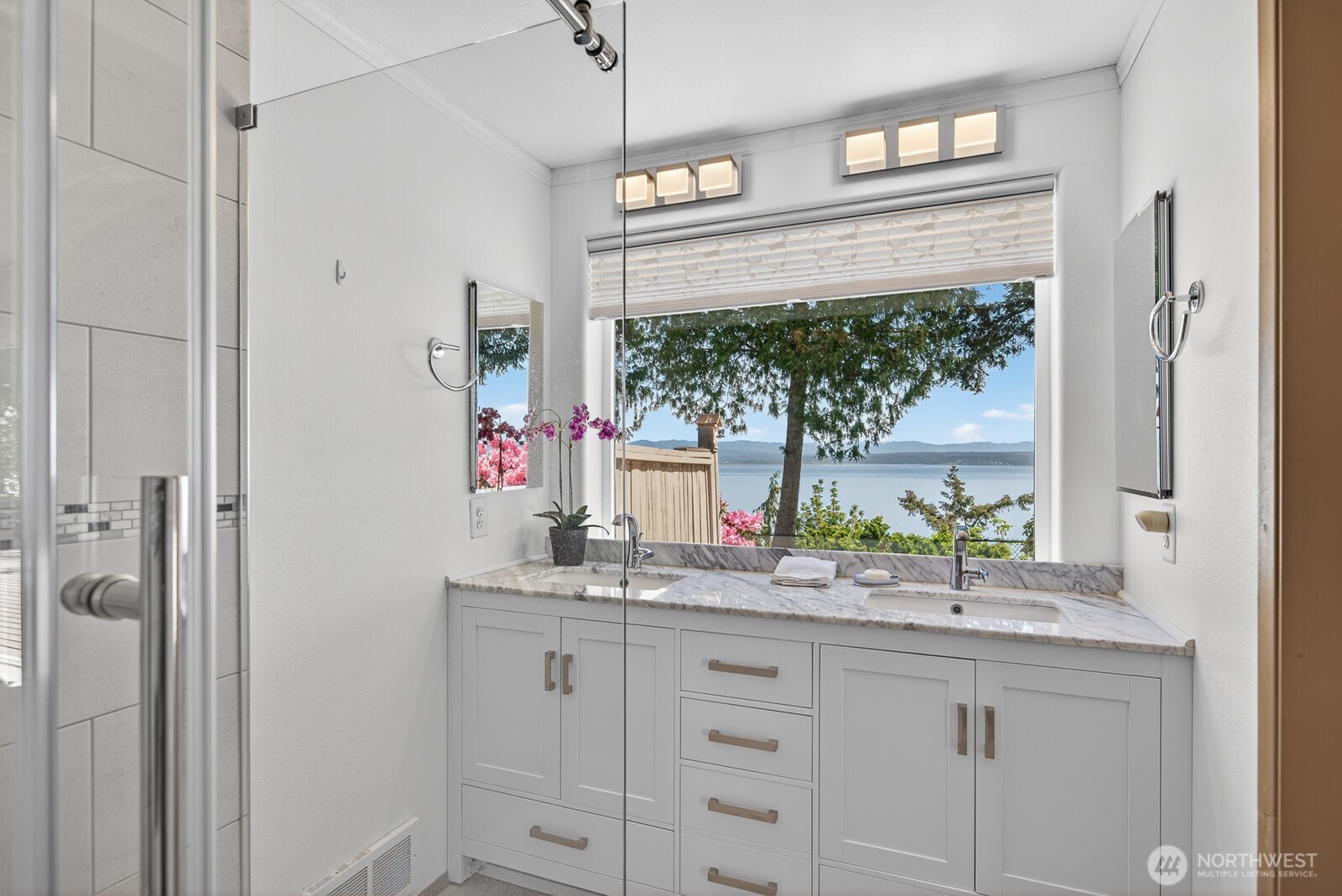 1985 Cascade View Drive , Camano Island, WA 98282