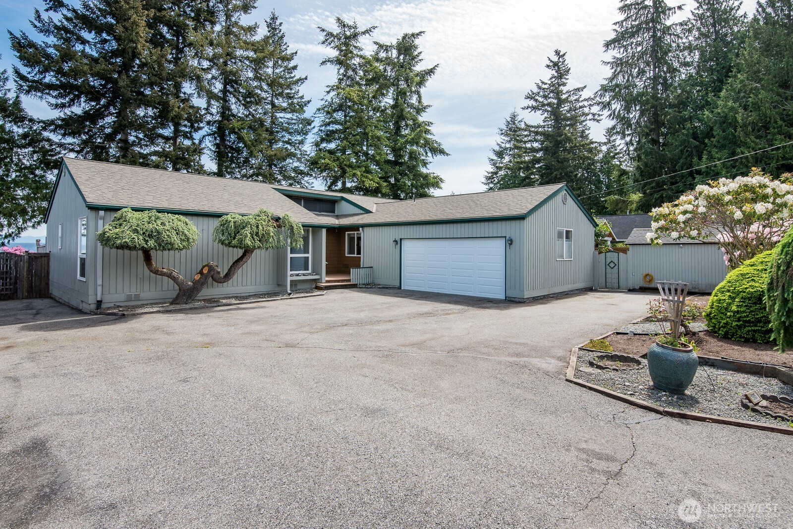 1985 Cascade View Drive , Camano Island, WA 98282