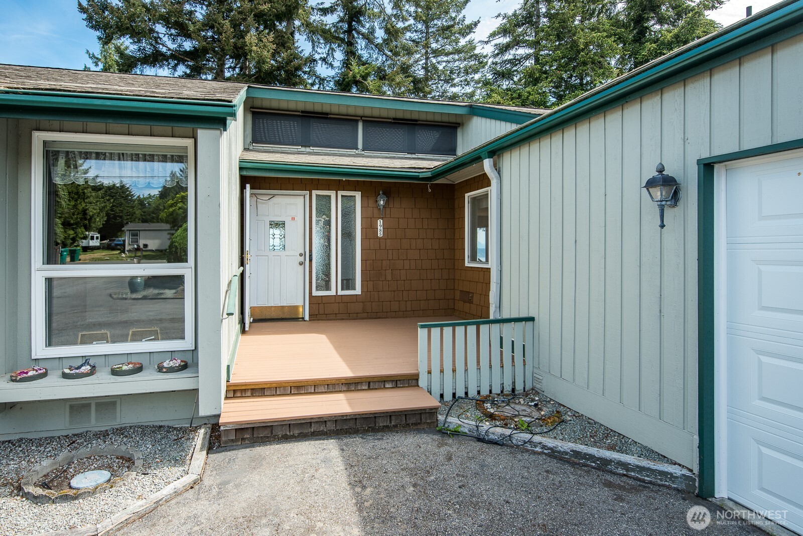 1985 Cascade View Drive , Camano Island, WA 98282