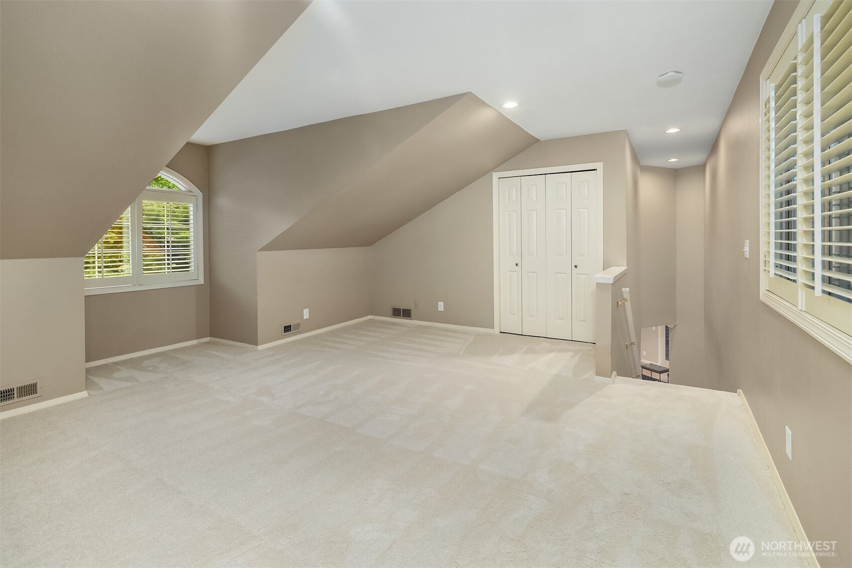 1308 233rd Avenue SE, Sammamish, WA 98075