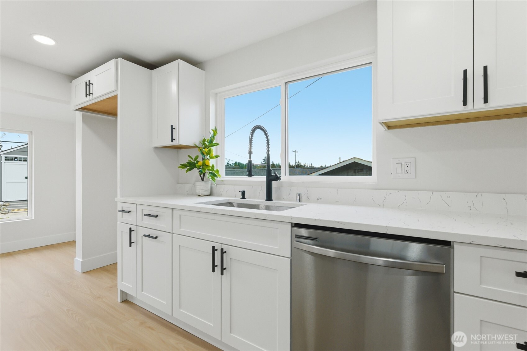 2012 E Gregory Street , Tacoma, WA 98404