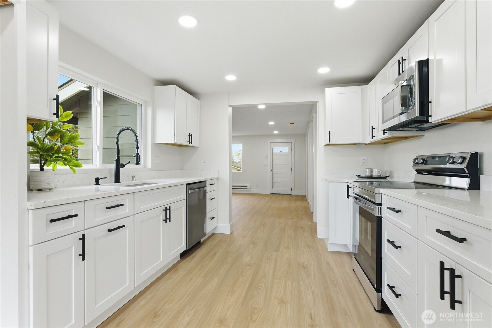 2012 E Gregory Street , Tacoma, WA 98404
