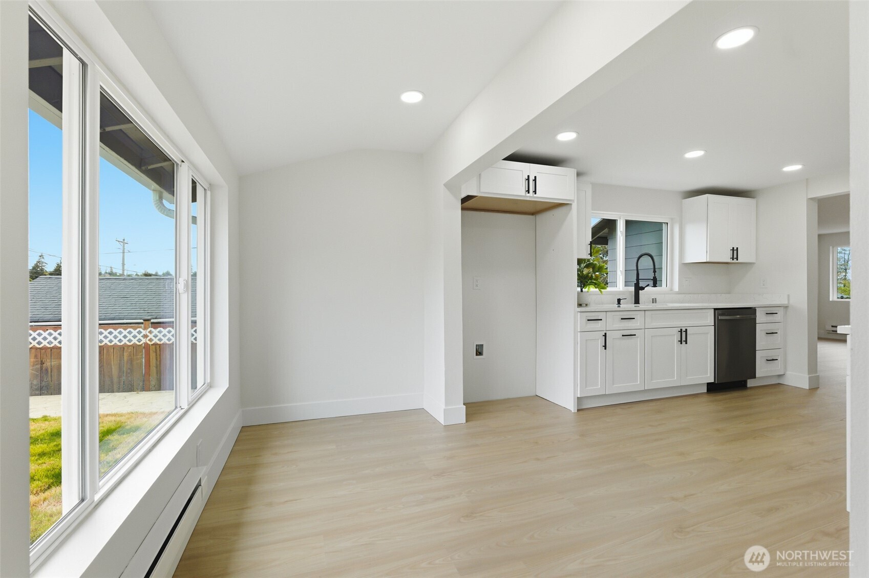 2012 E Gregory Street , Tacoma, WA 98404