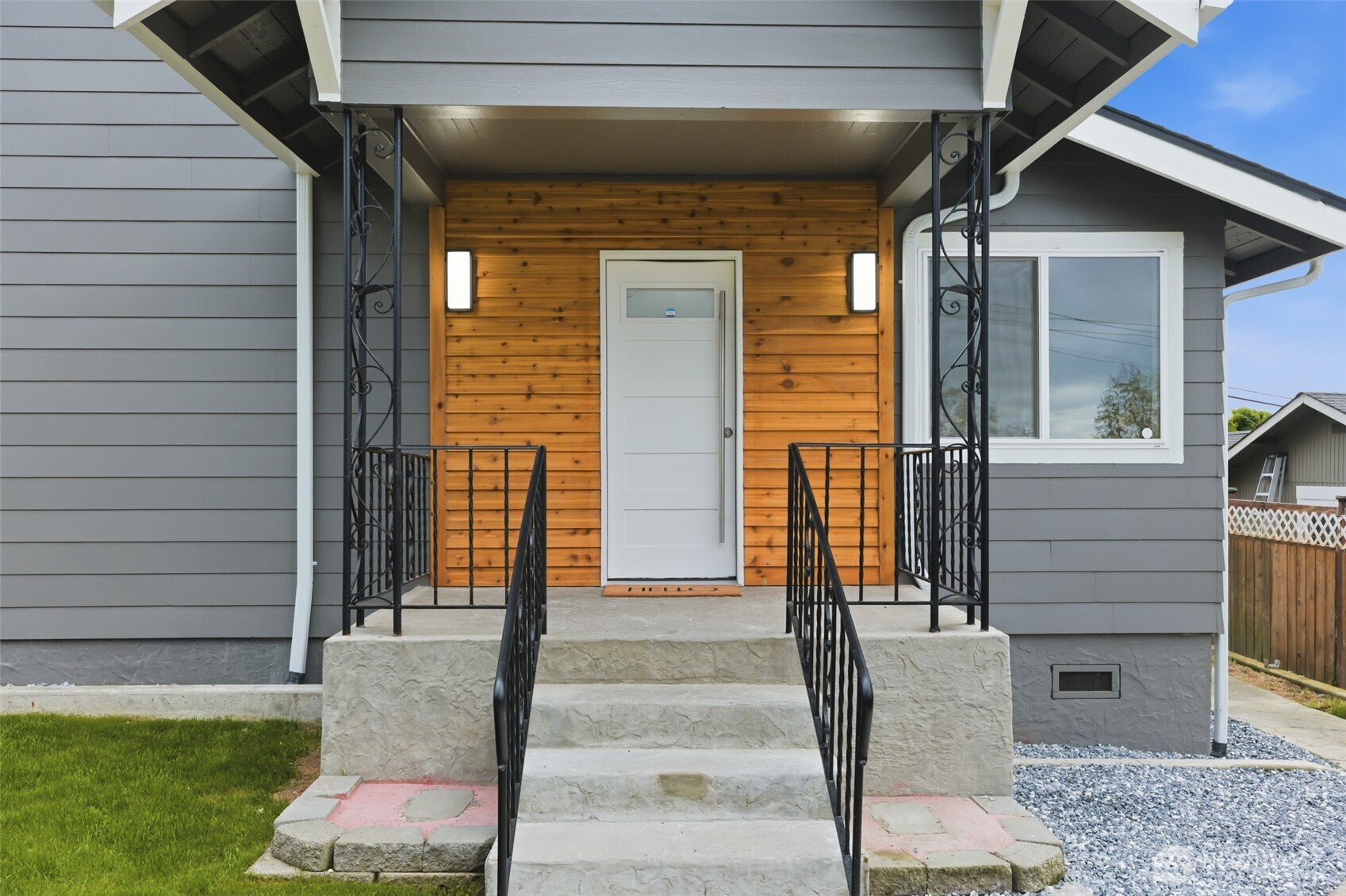 2012 E Gregory Street , Tacoma, WA 98404