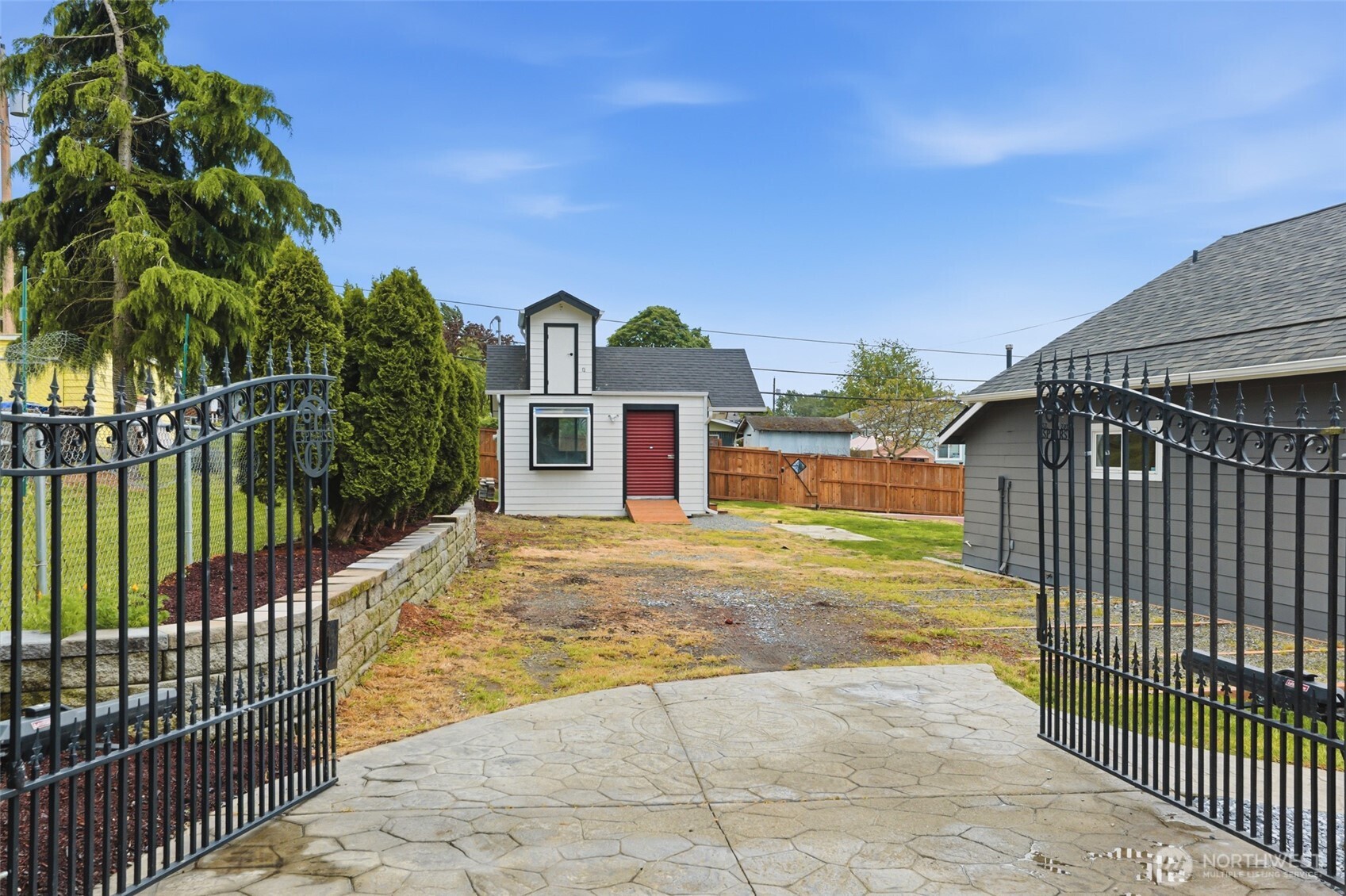 2012 E Gregory Street , Tacoma, WA 98404
