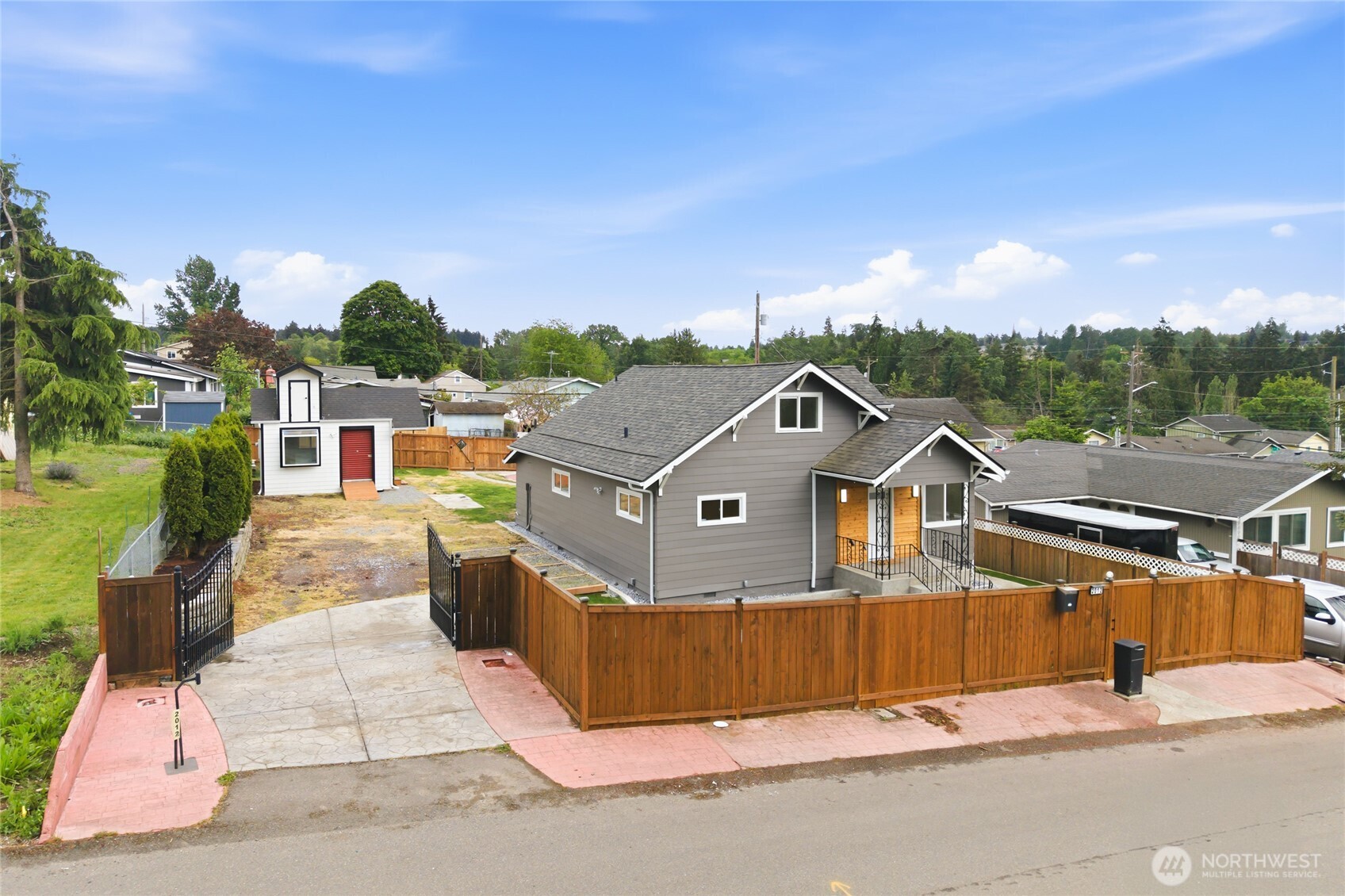 2012 E Gregory Street , Tacoma, WA 98404