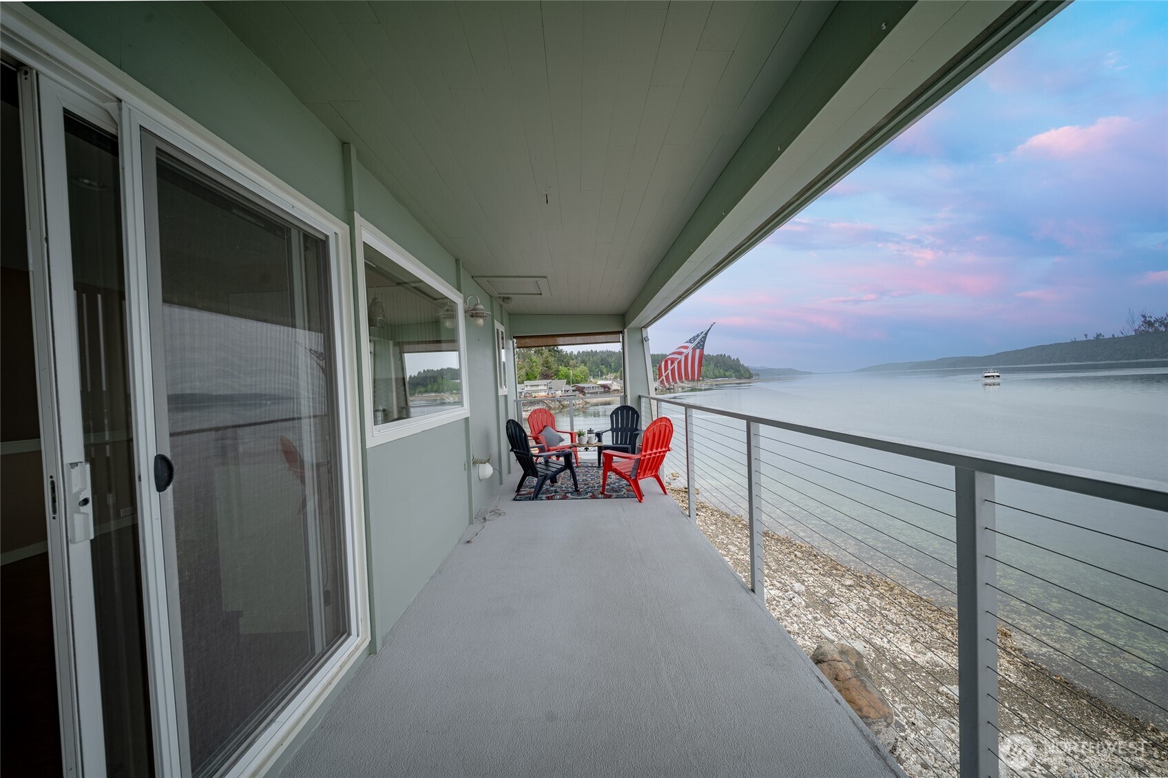 23832 N US Highway 101 , Hoodsport, WA 98548